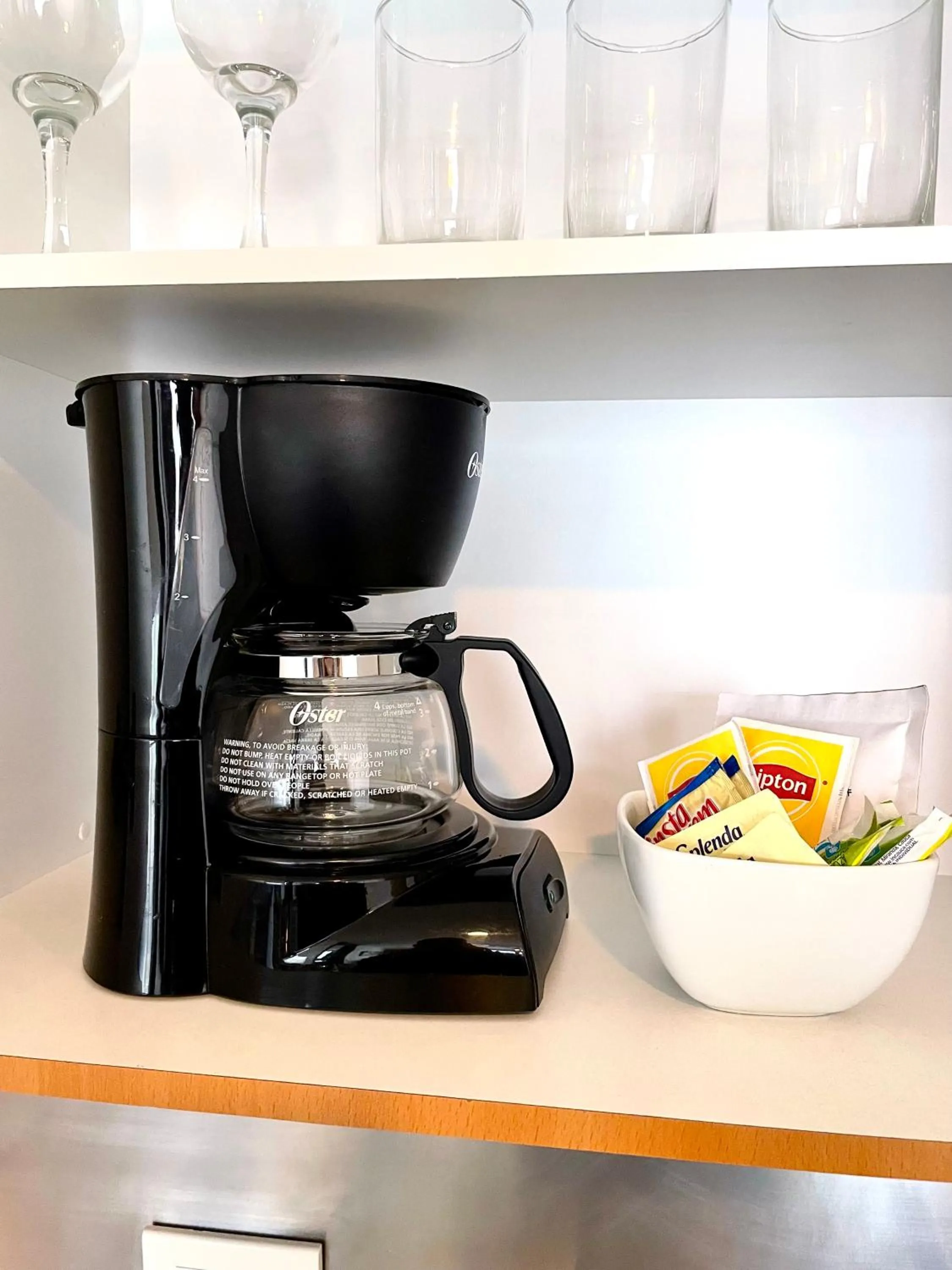 Coffee/tea facilities in Novelty Suites Hotel - Oviedo Mall