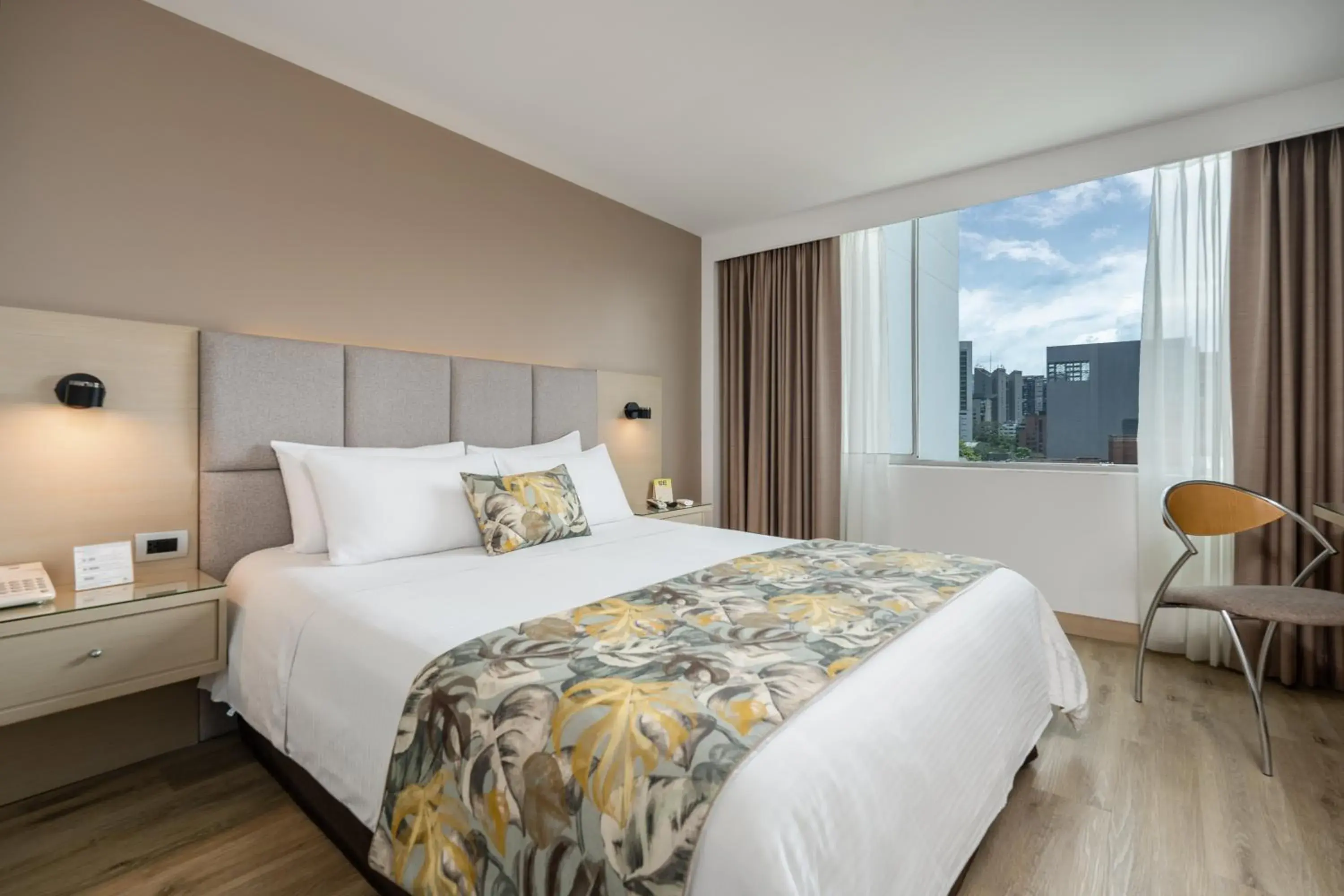 Standard Double Room - single occupancy in Novelty Suites Hotel - Oviedo Mall Standard Double Room - single occupancy in Novelty Suites Hotel - Oviedo Mall