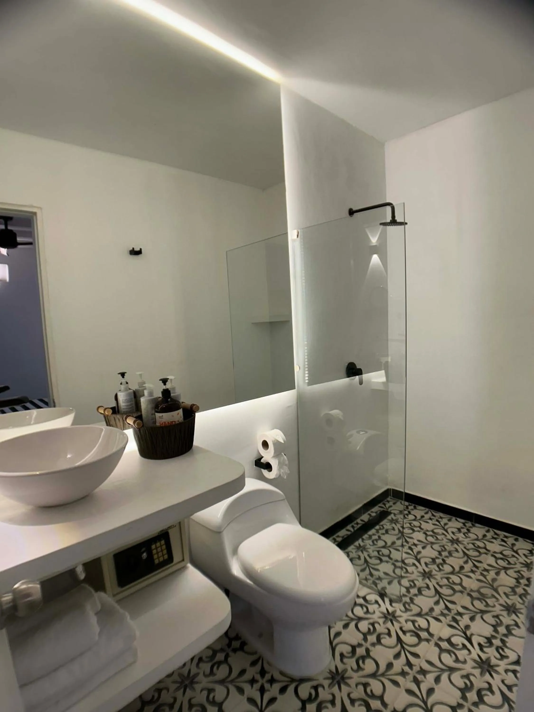 Shower in Casa Verde Boutique Hotel