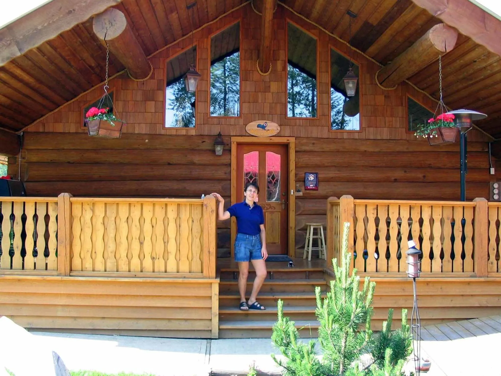 Facade/entrance in Blue Grouse Country Inn