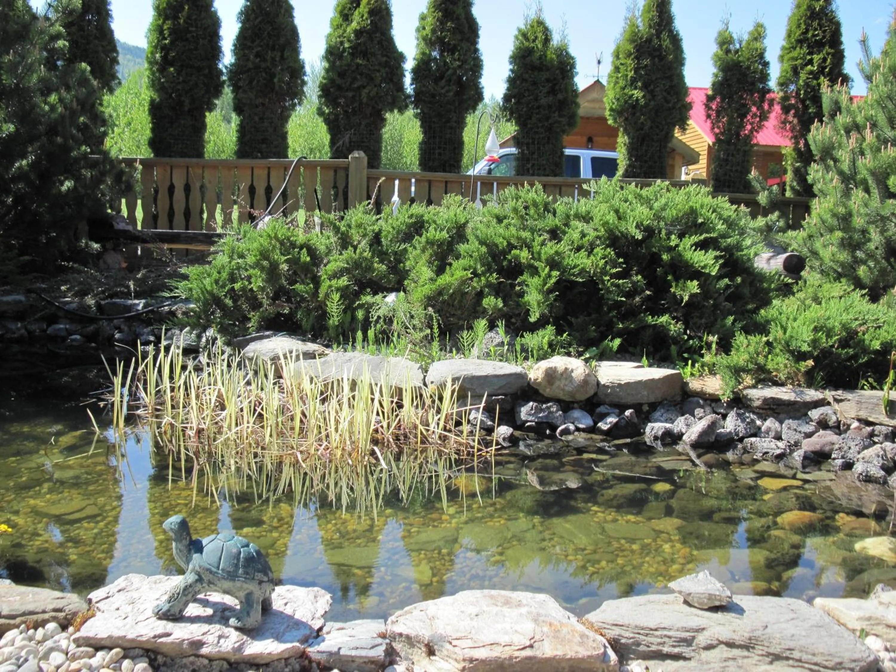 Garden in Blue Grouse Country Inn