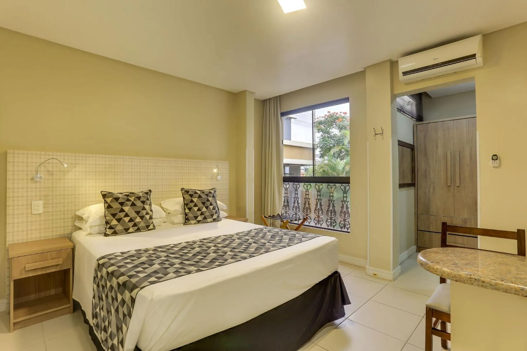 Bedroom, Bed in Flat Pietra