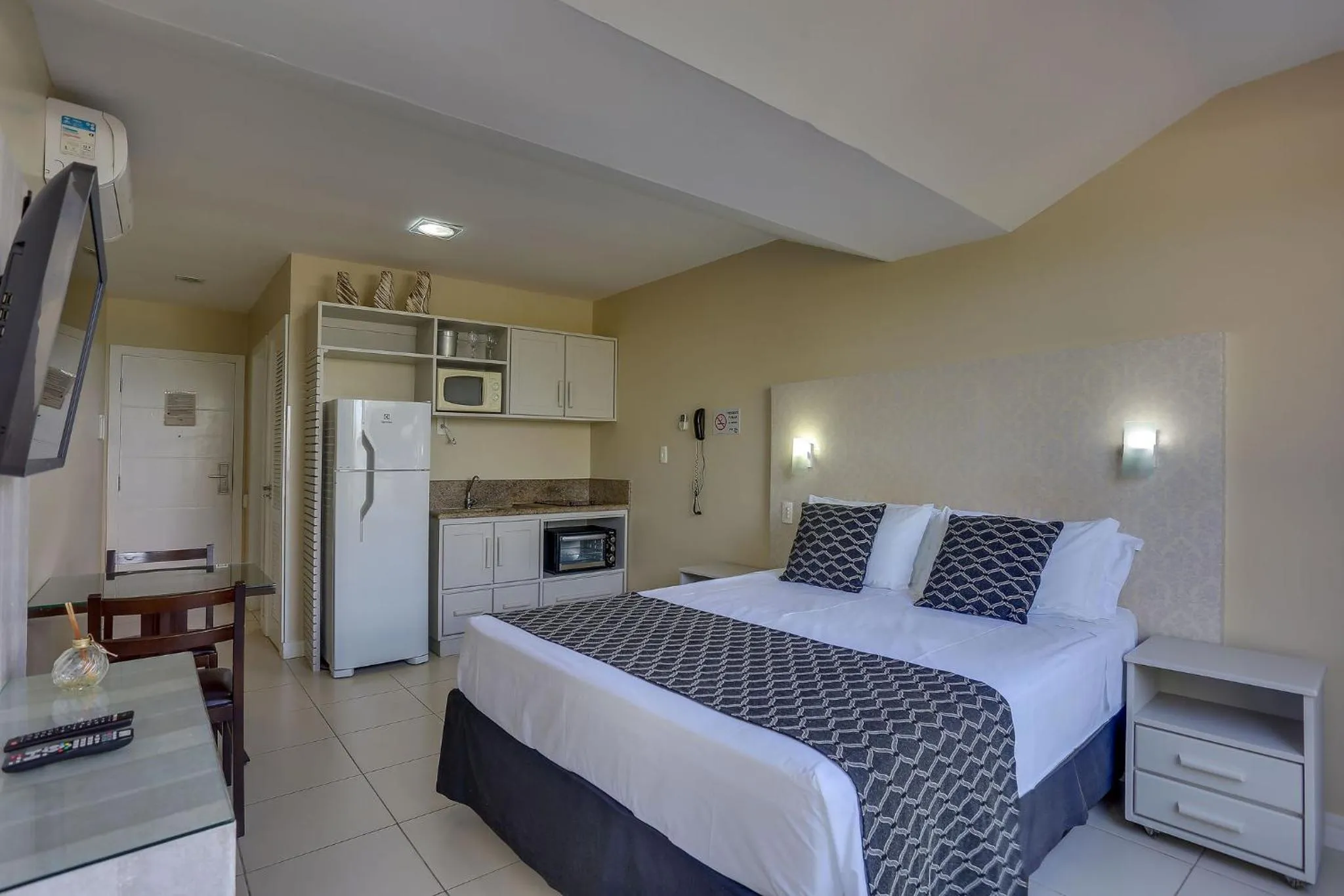 Kitchen or kitchenette, Bed in Flat Pietra