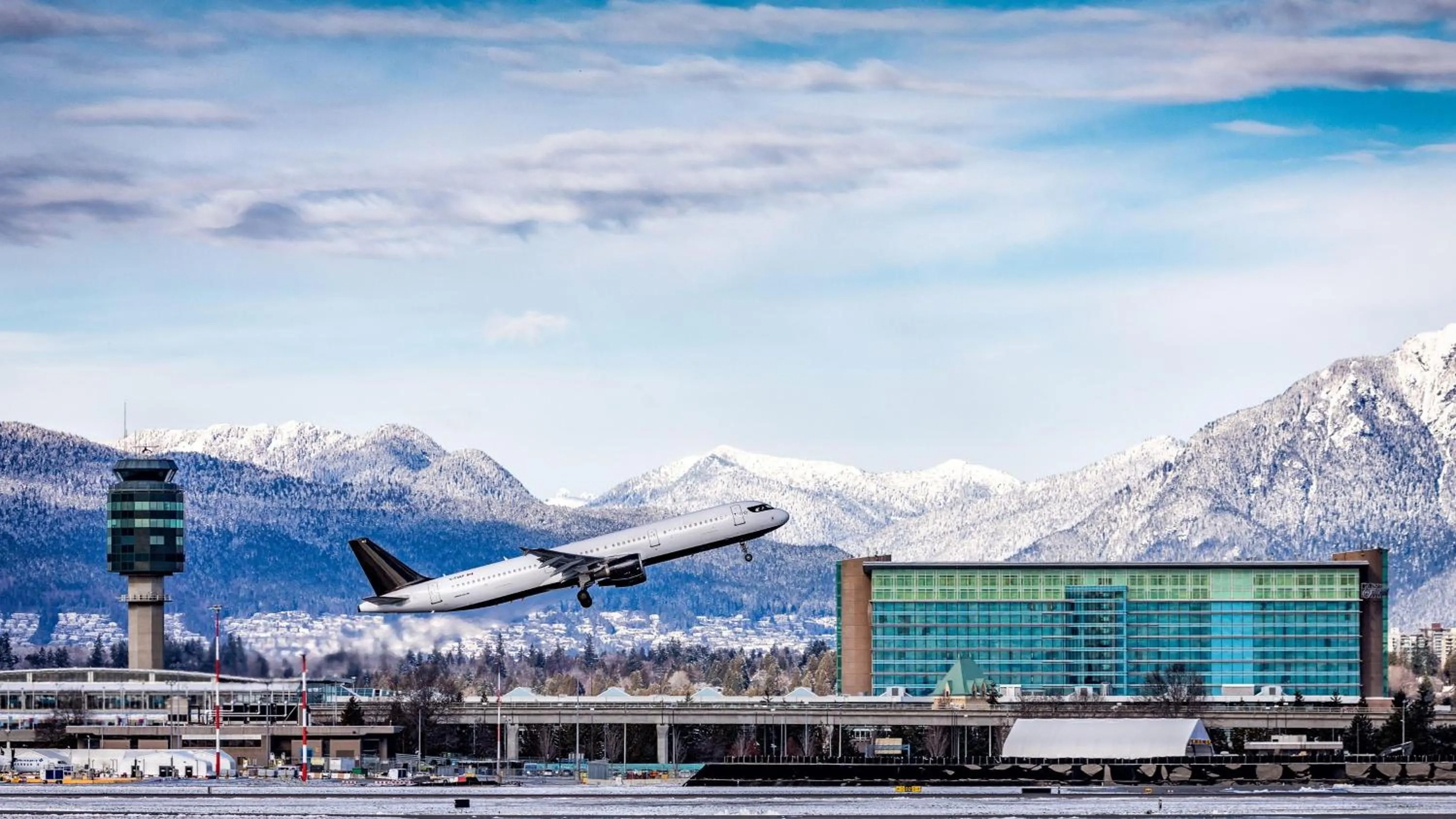 Bird's eye view in Fairmont Vancouver Airport In-Terminal Hotel