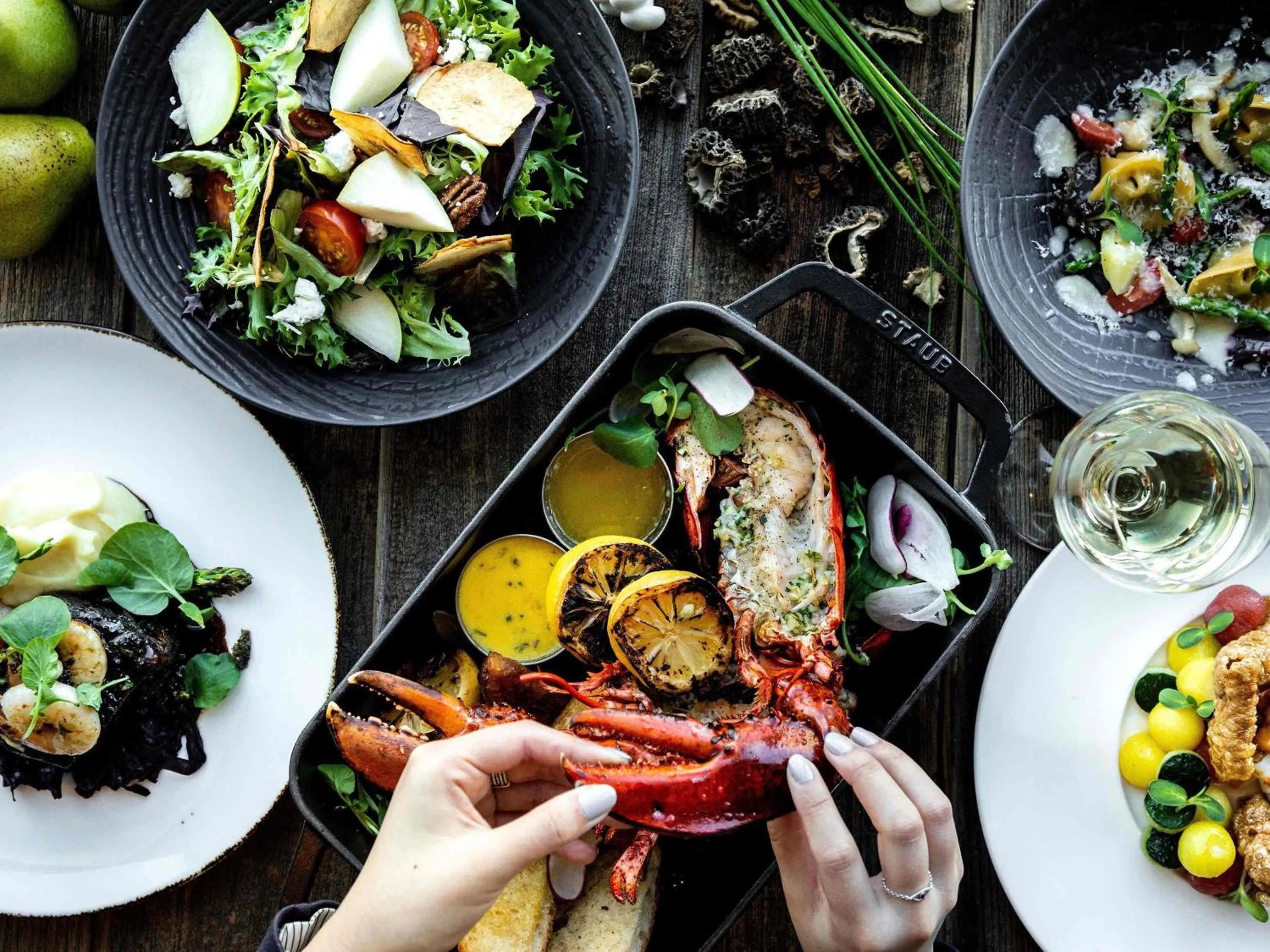 Restaurant/places to eat in Fairmont Vancouver Airport In-Terminal Hotel