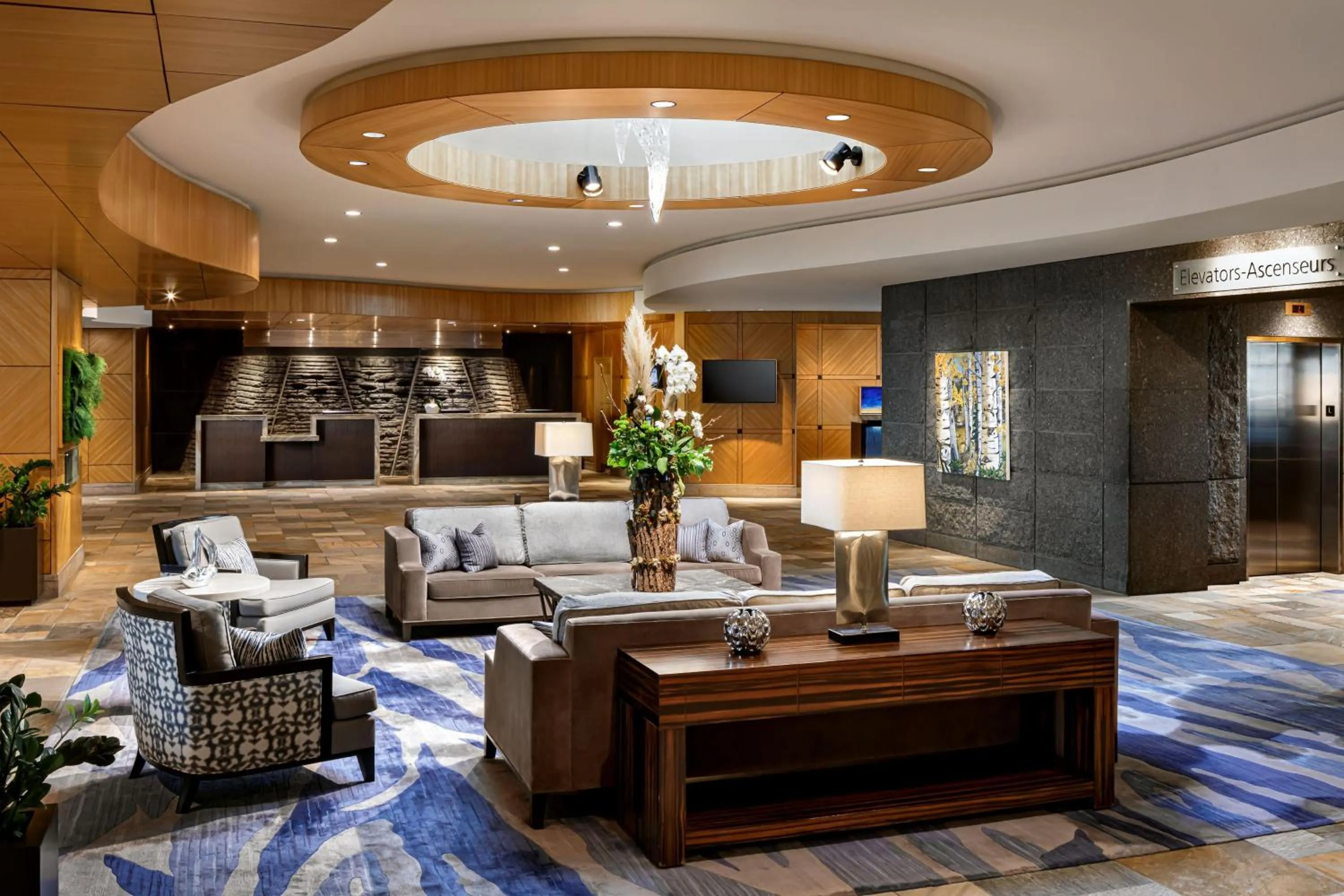 Lobby or reception in Fairmont Vancouver Airport In-Terminal Hotel