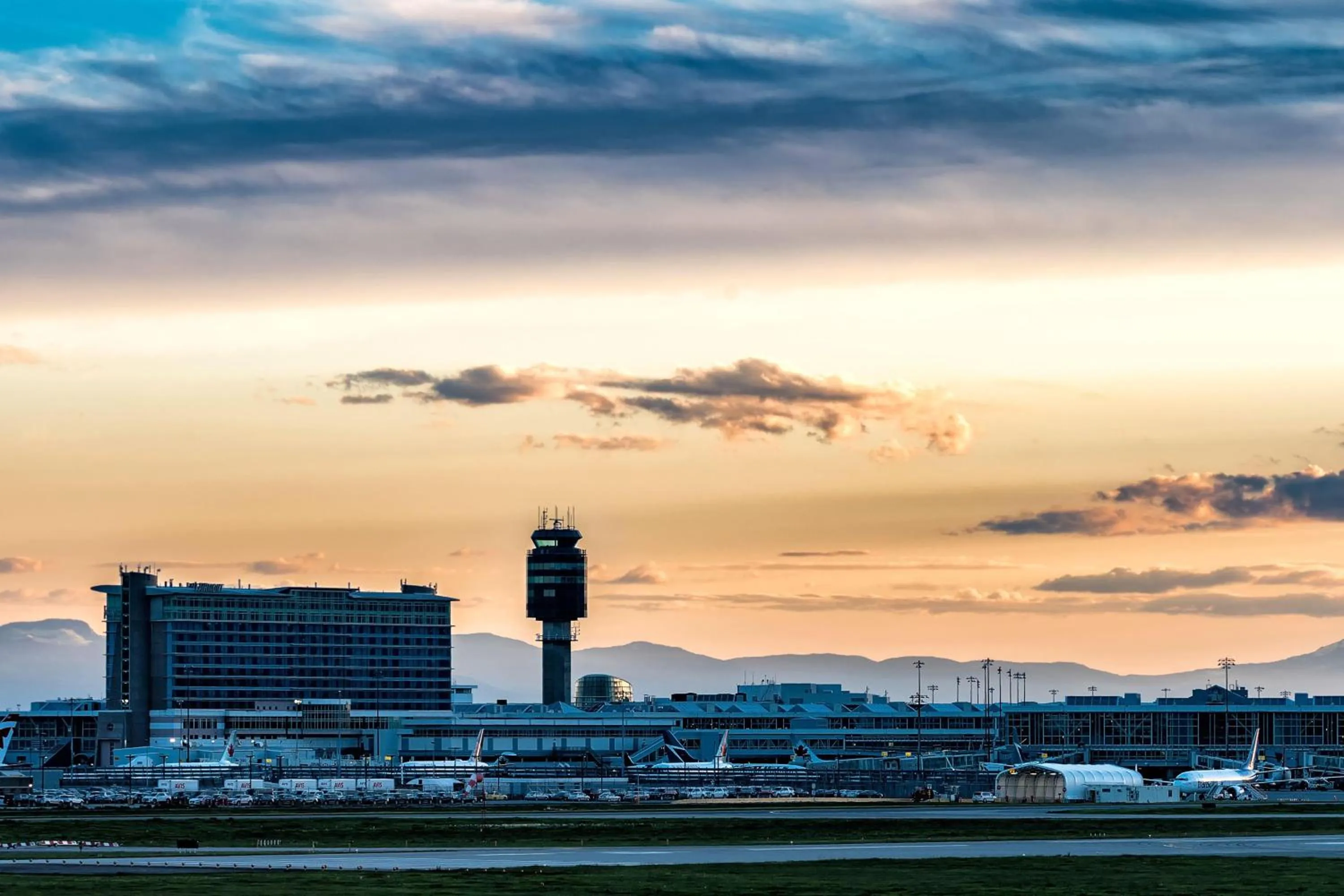 Bird's eye view in Fairmont Vancouver Airport In-Terminal Hotel