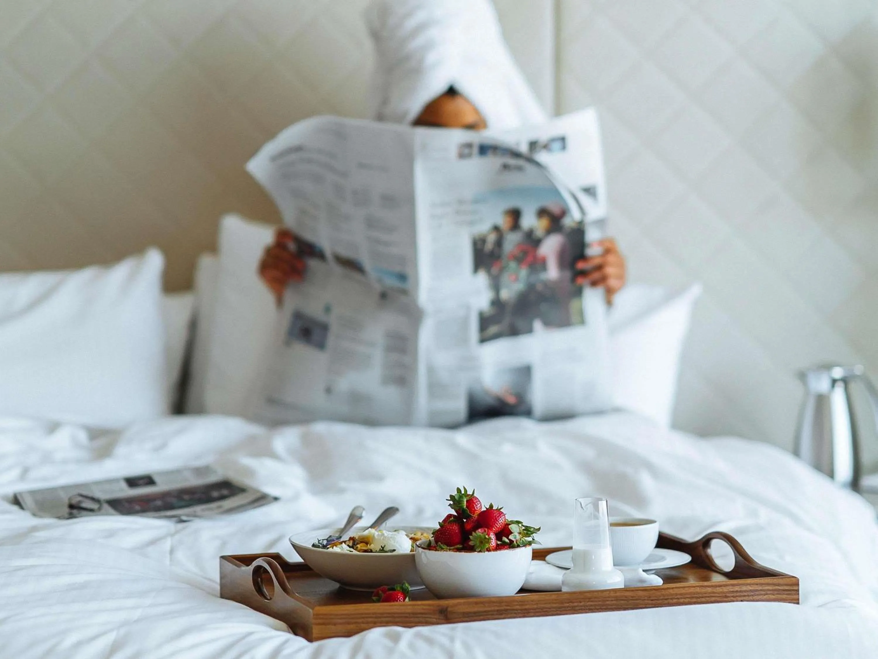 Restaurant/places to eat, Bed in Fairmont Vancouver Airport In-Terminal Hotel