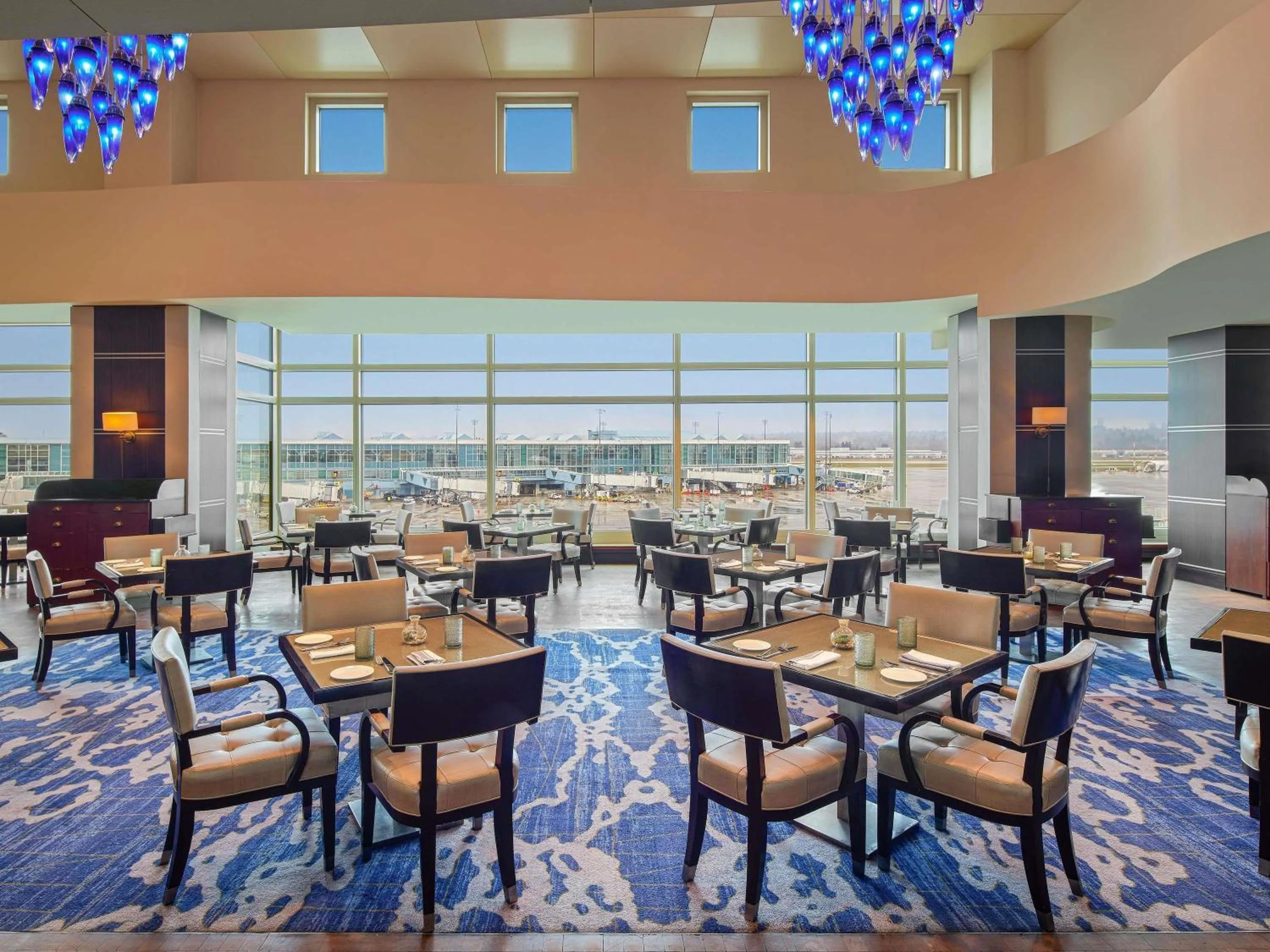Restaurant/places to eat in Fairmont Vancouver Airport In-Terminal Hotel