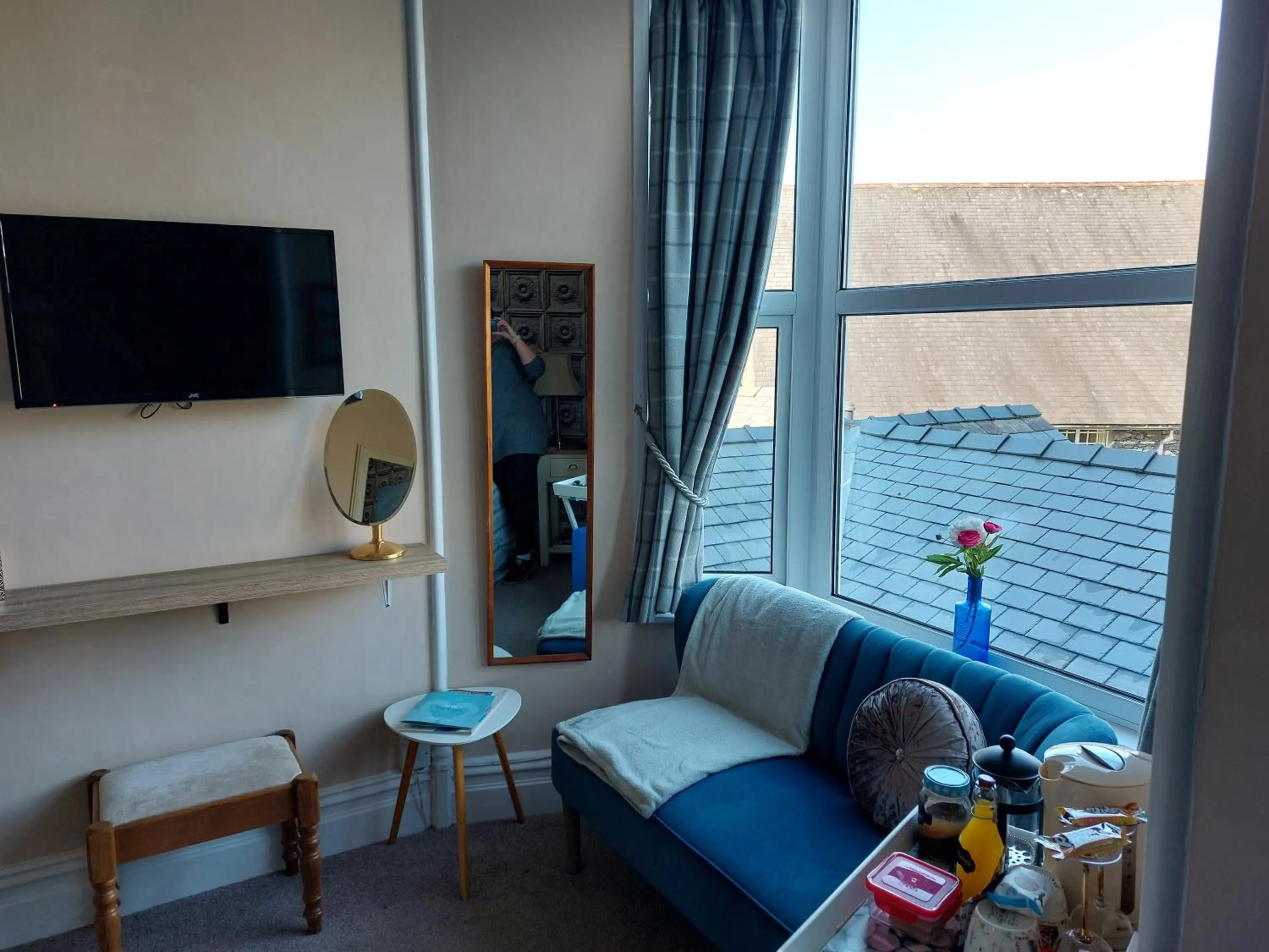 Seating area in Invergarry Room Only Guest House For Adults