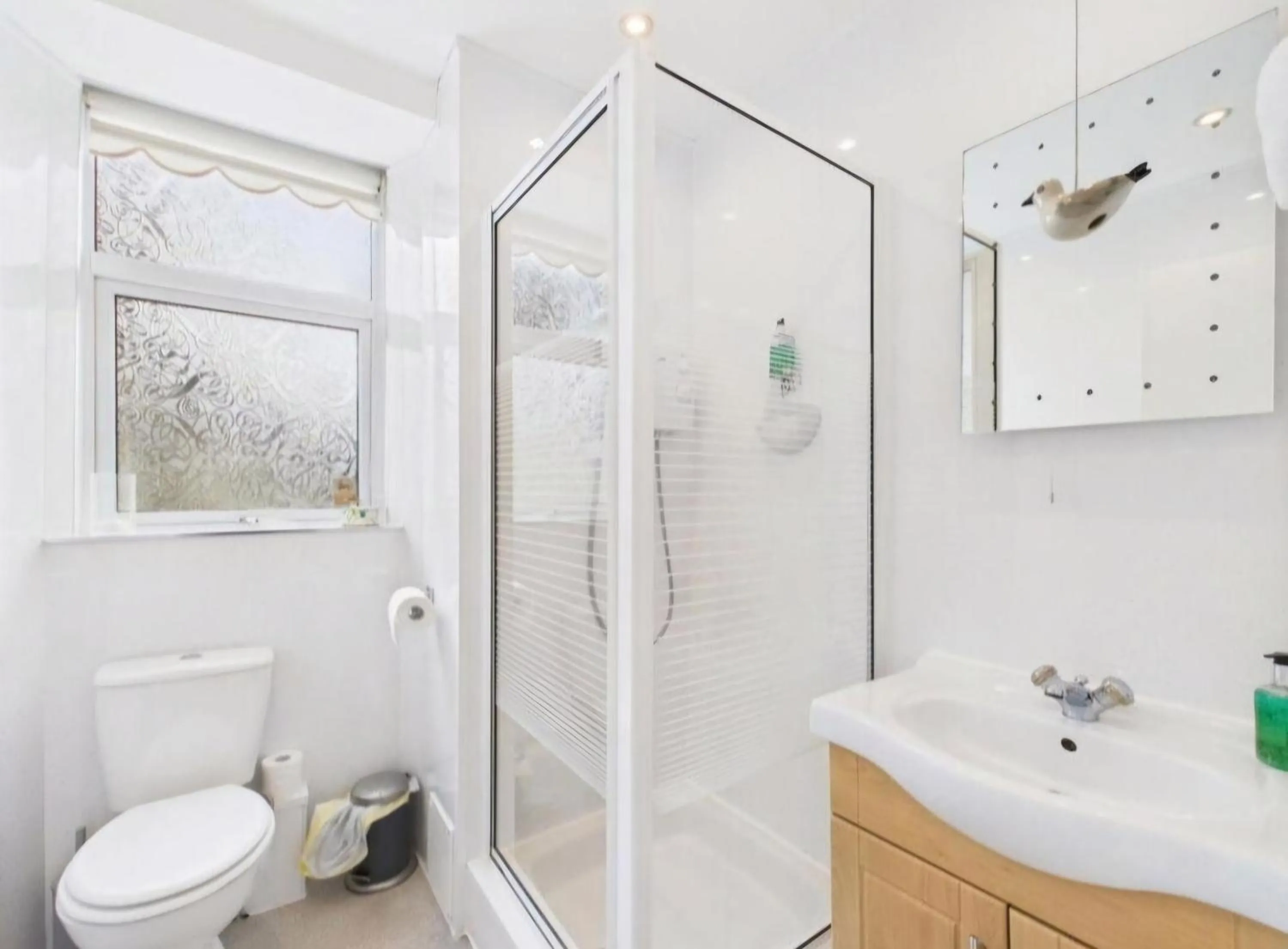 Bathroom in Invergarry Room Only Guest House For Adults