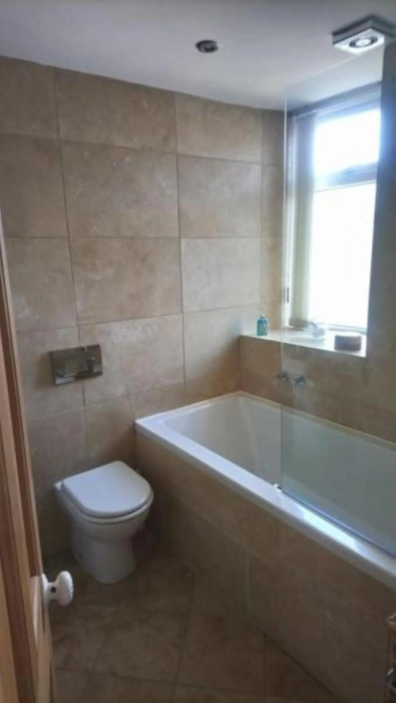 Bathroom in Invergarry Room Only Guest House For Adults