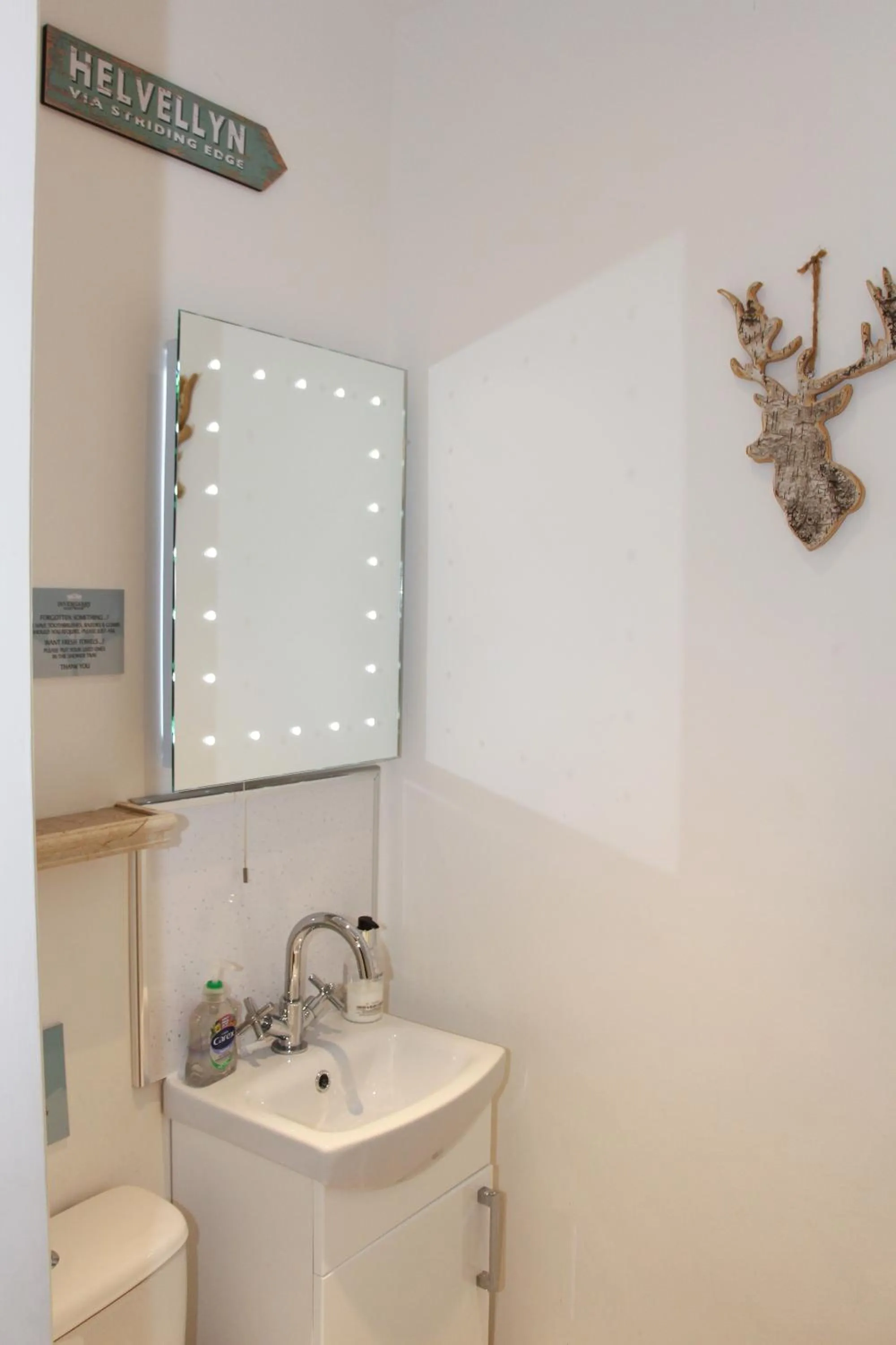 Bathroom in Invergarry Room Only Guest House For Adults