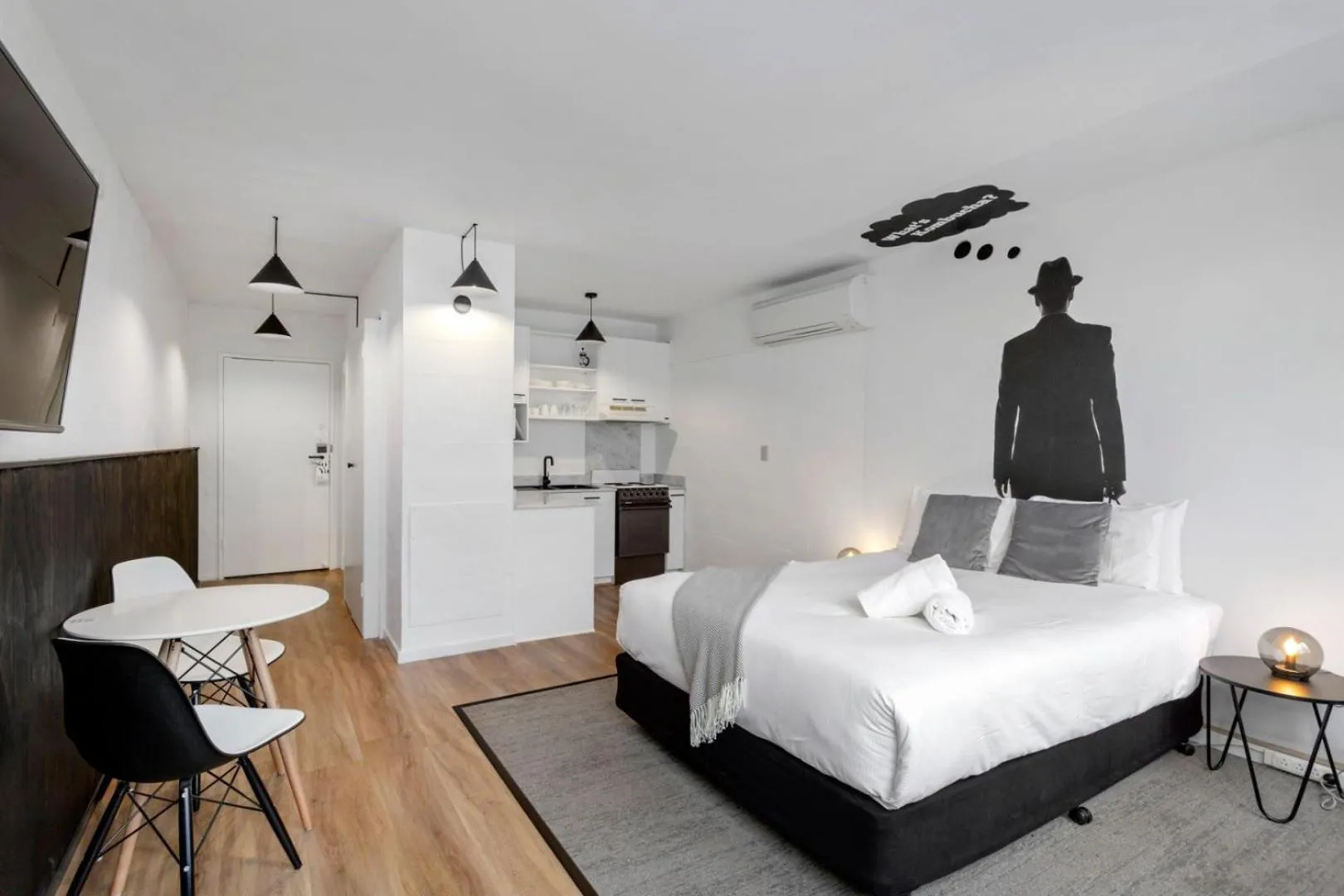 Bed in SoYa on Davis Apartment Hotel