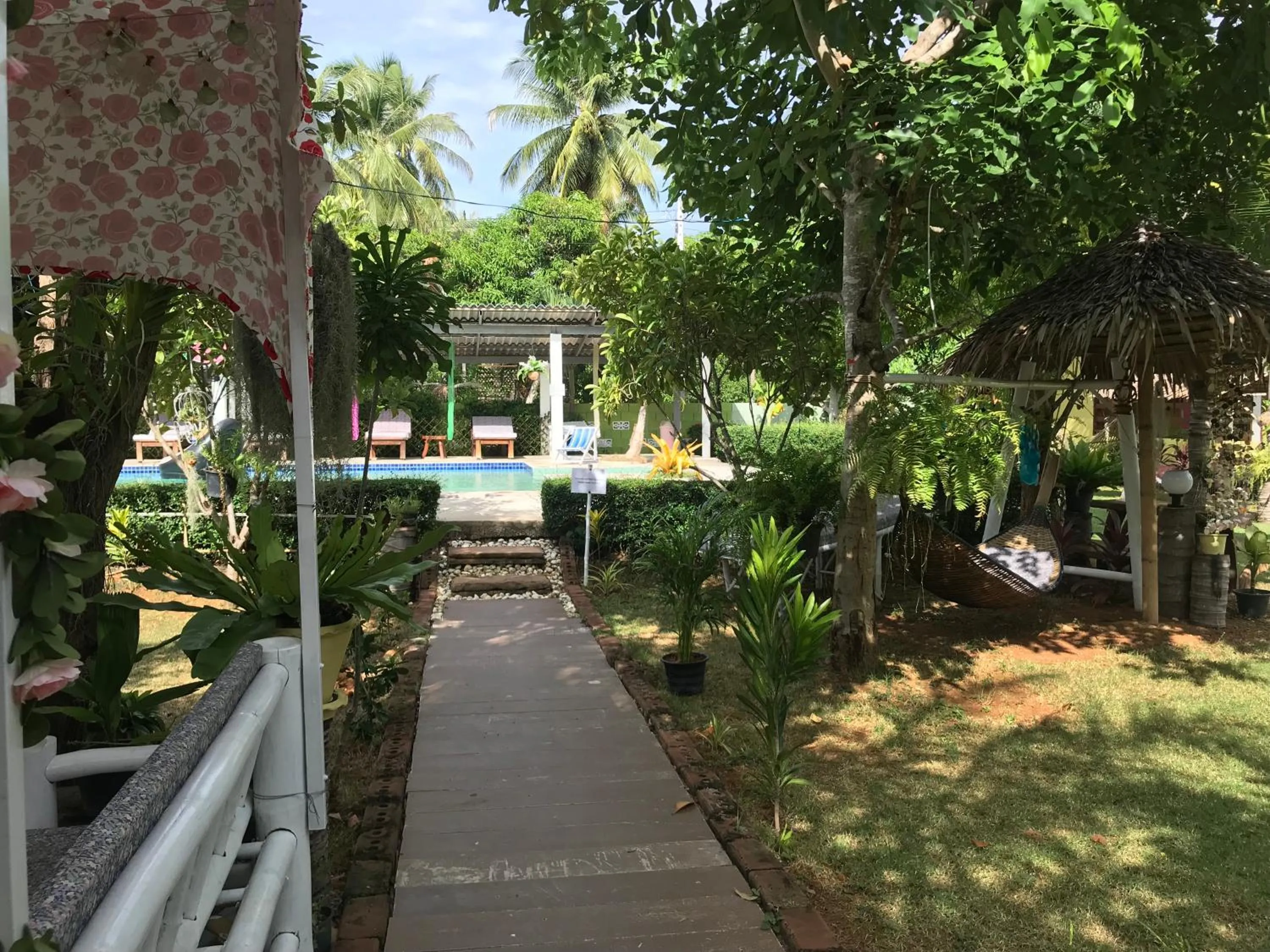 Swimming pool in Happy Mind Resort