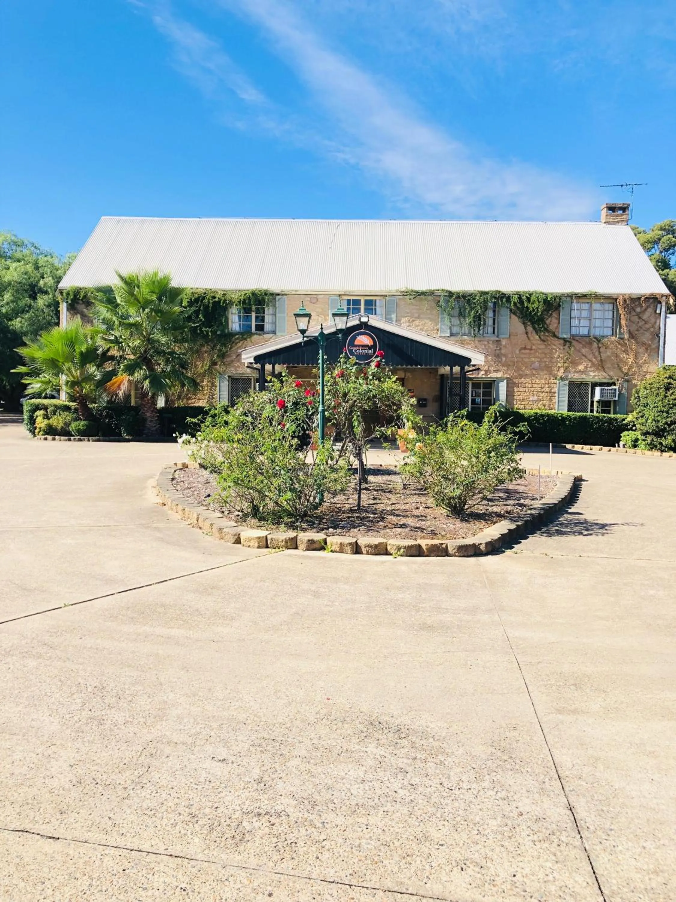 Property building in Campbelltown Colonial Motor Inn