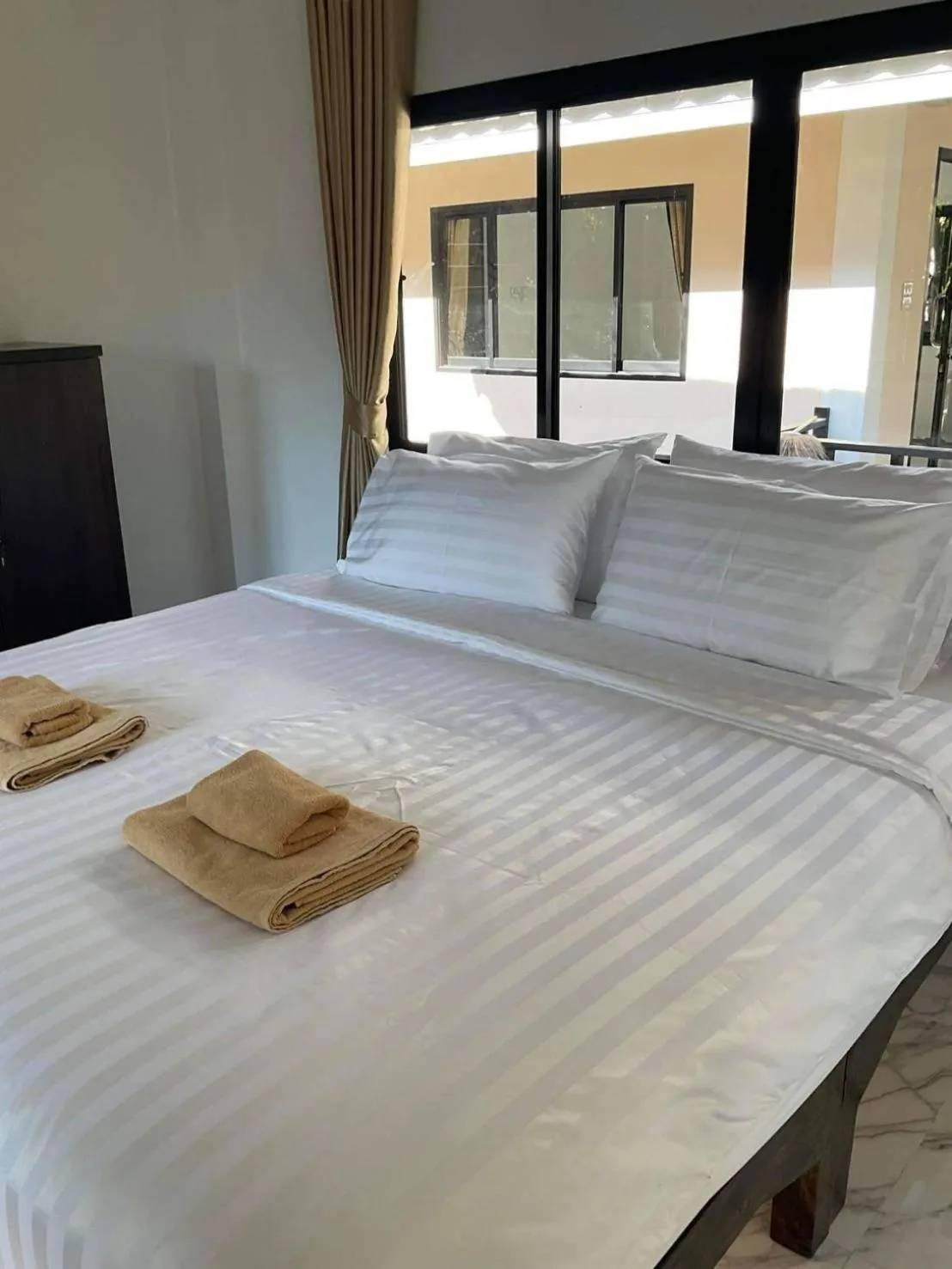 Bed in Family Hut Pai