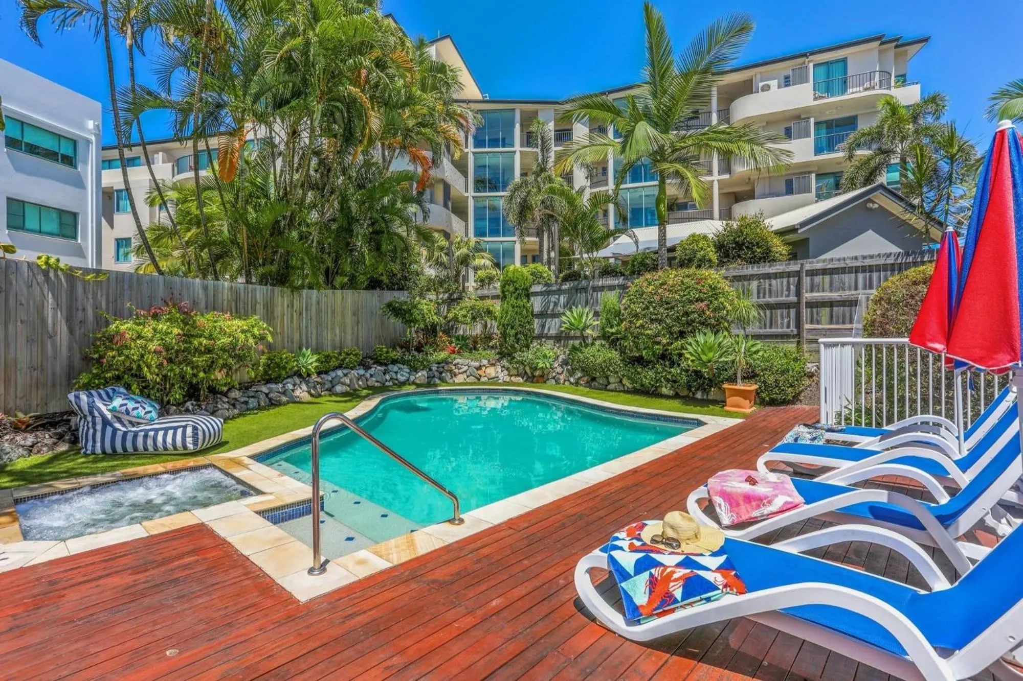 Hot Tub in Ocean Vista On Alex