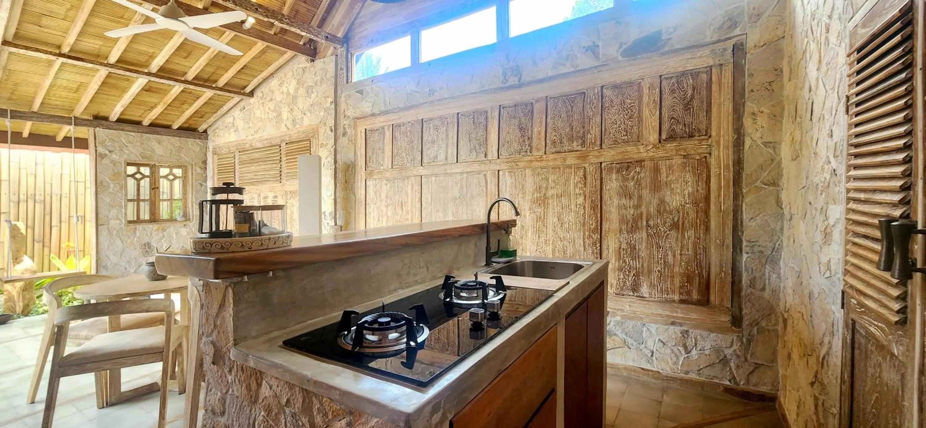 Kitchen or kitchenette in Gili Joglo