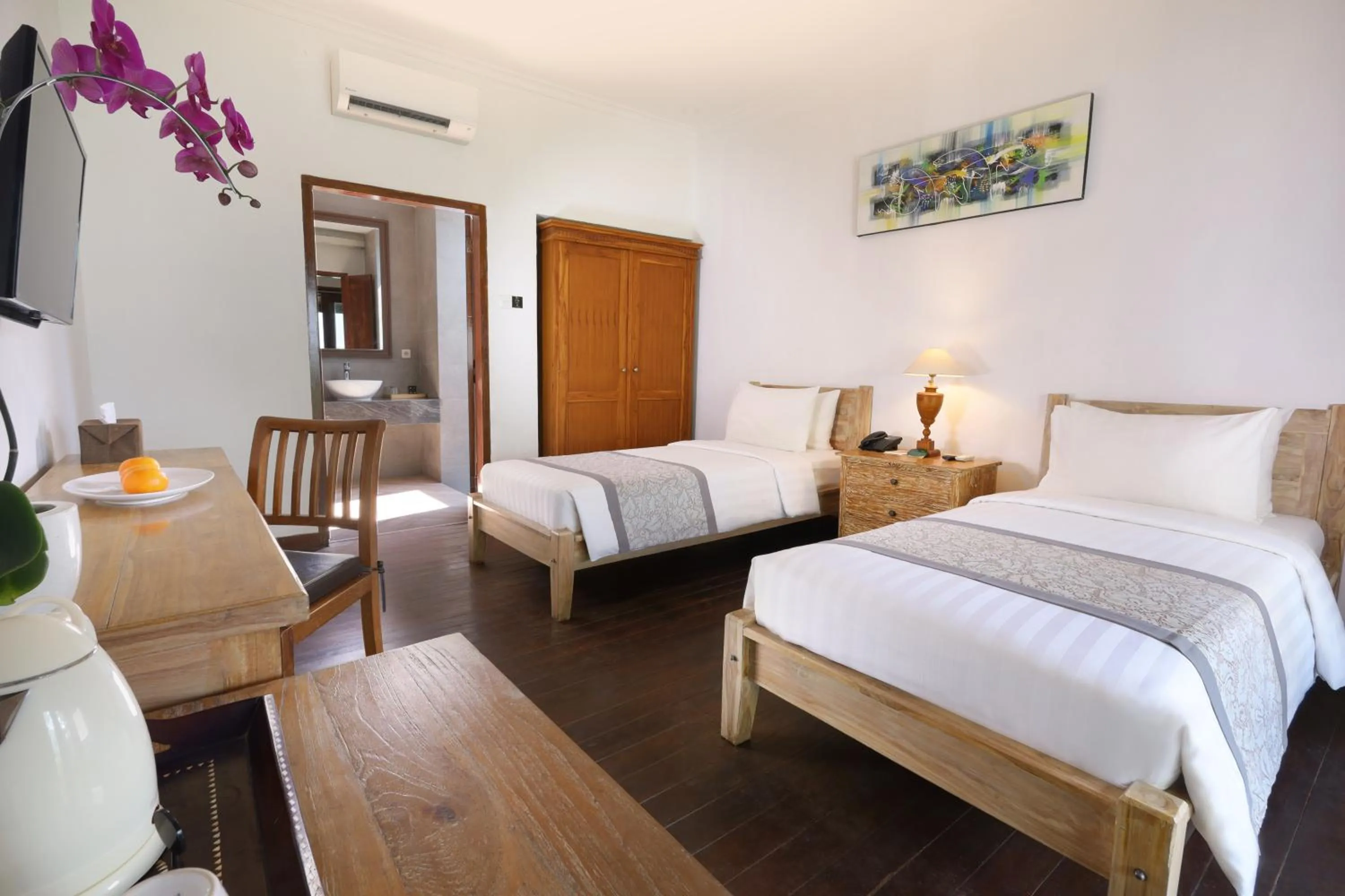 Bed in Royal Regantris Villa Karang