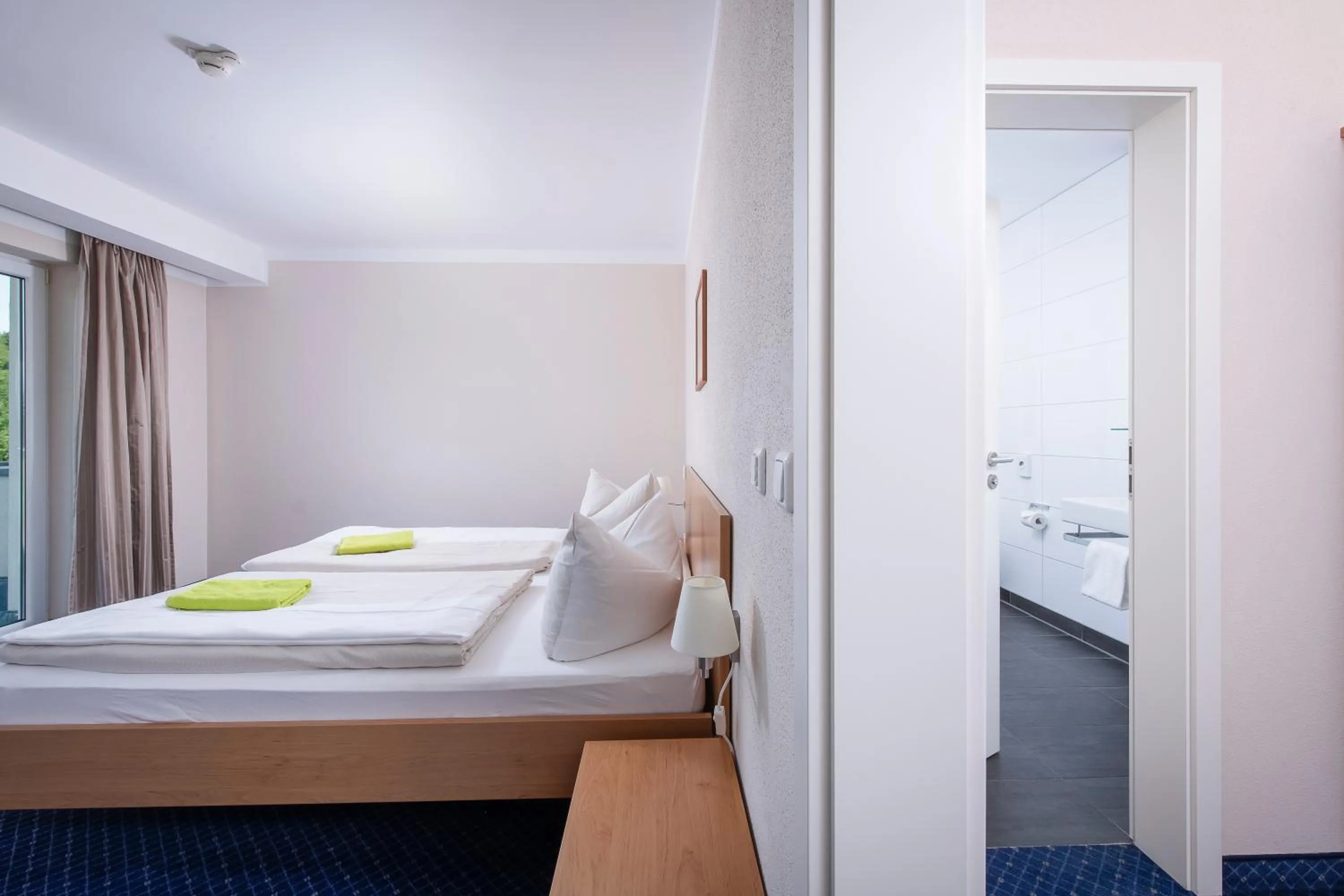 Bed in Farbinger Hof