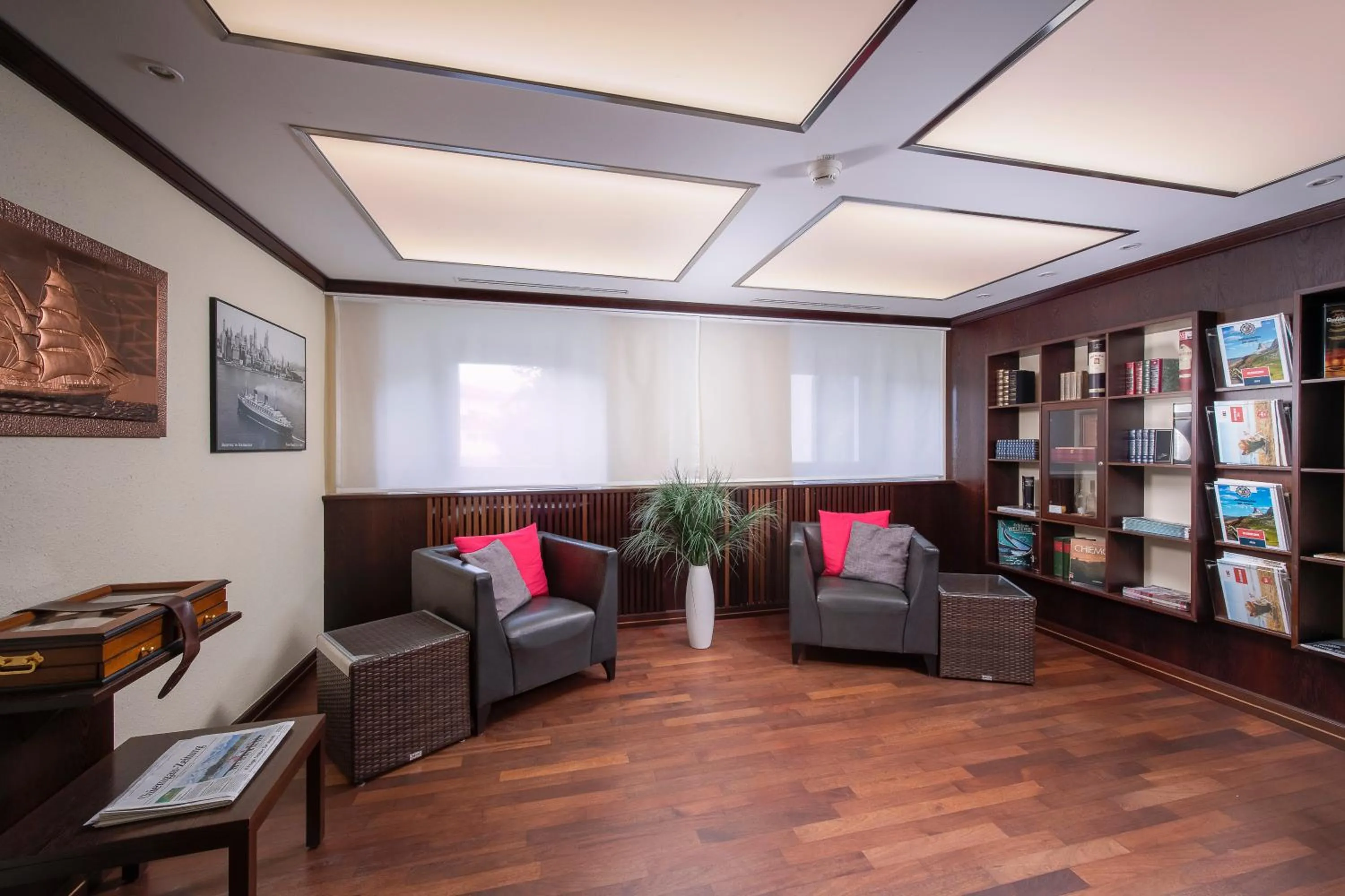 Communal lounge/ TV room in Farbinger Hof