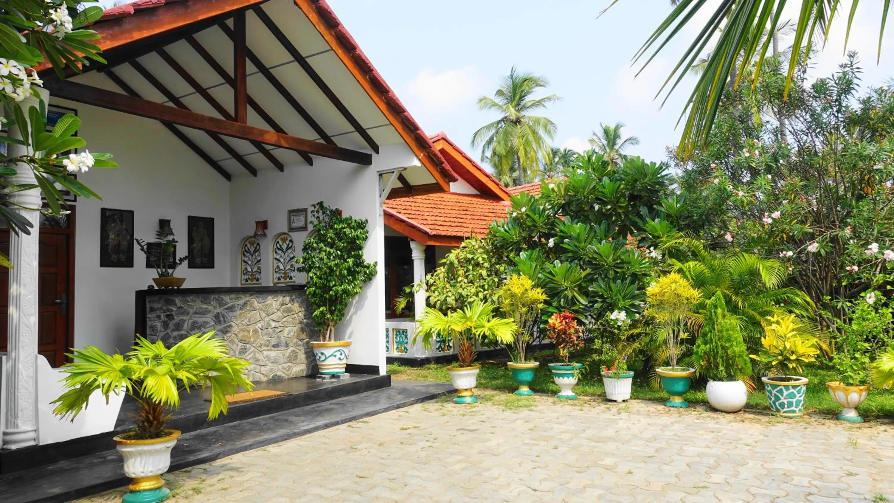 Day in Regina Beach Bungalow