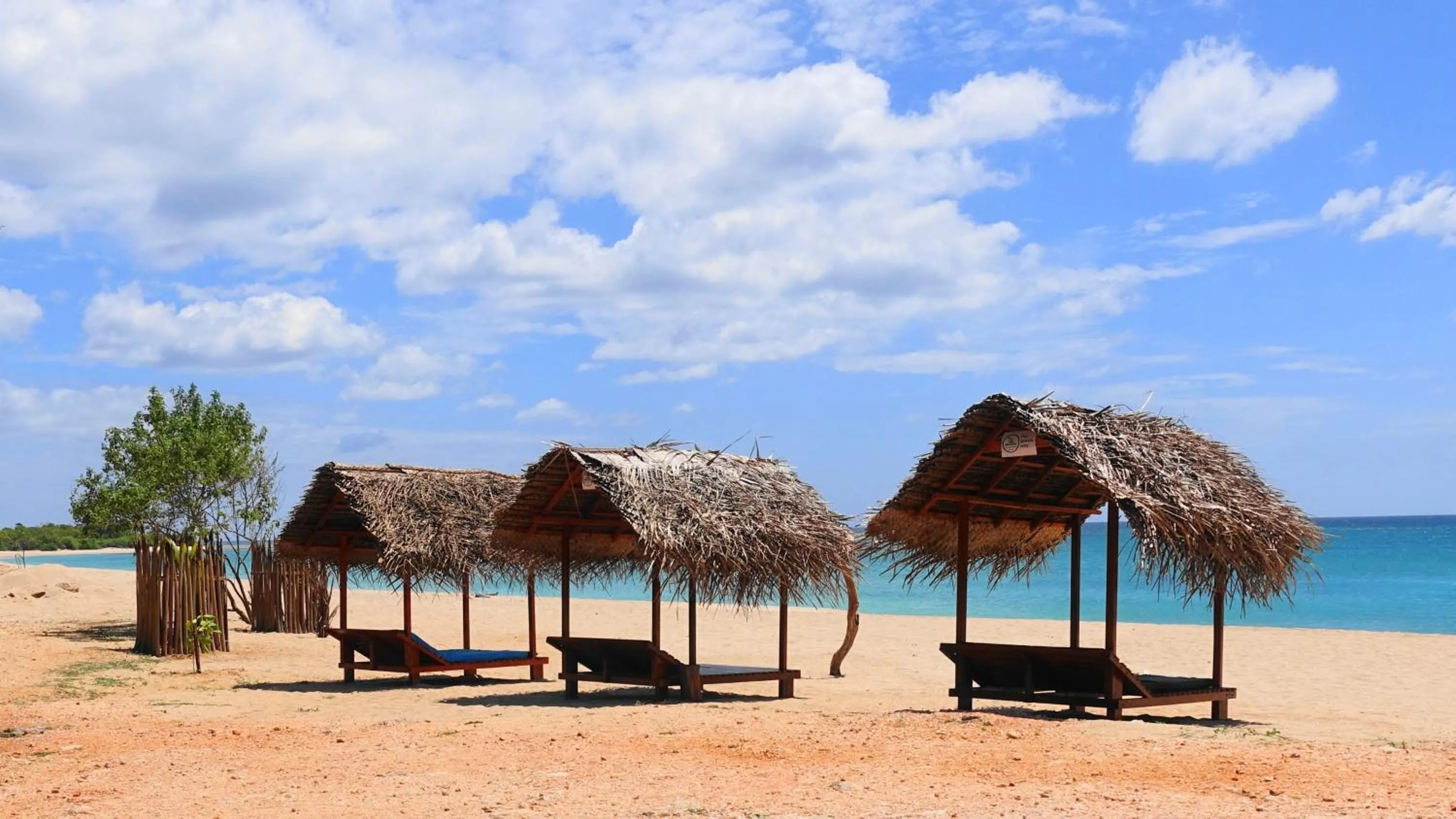 Day in Regina Beach Bungalow