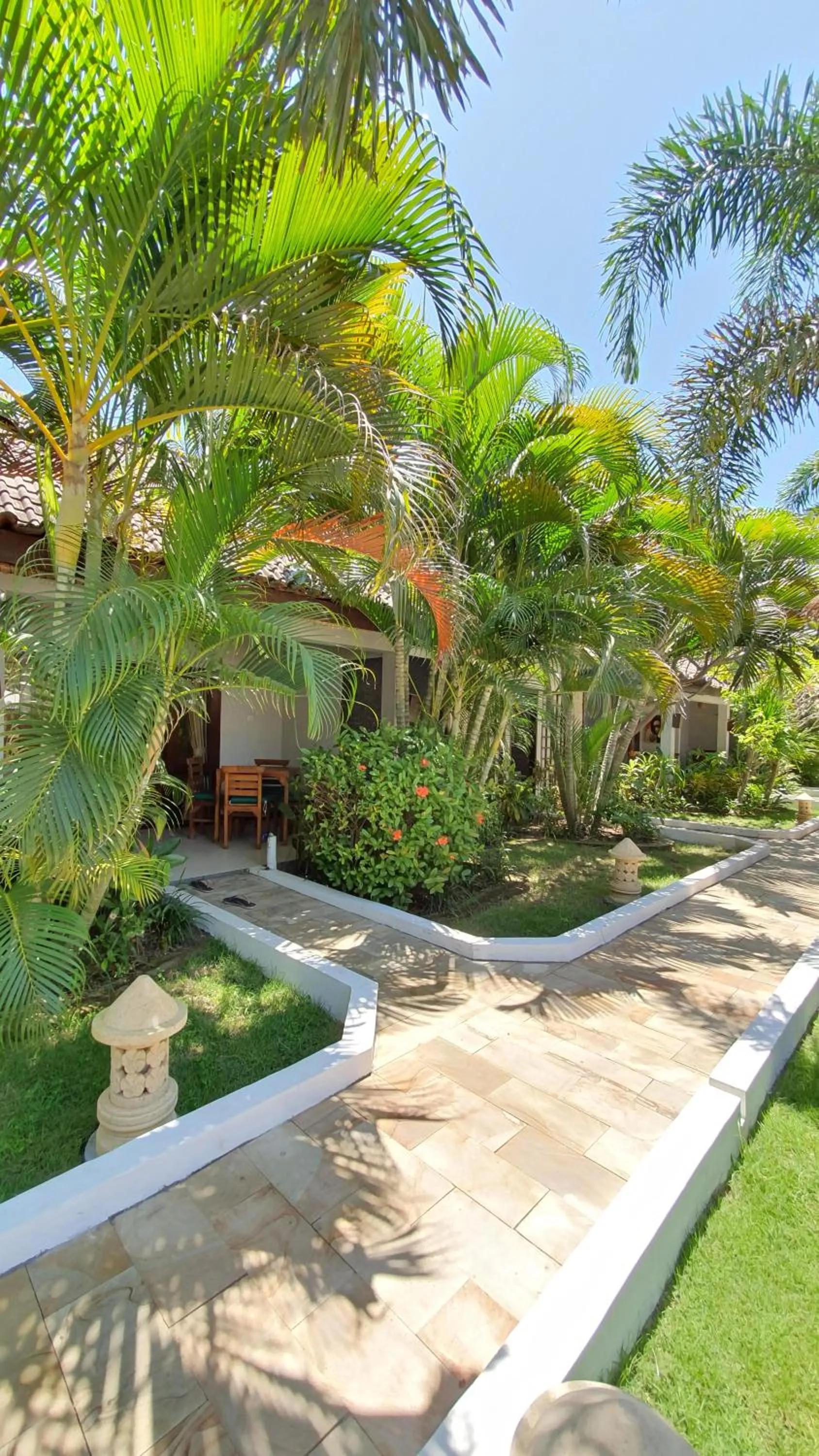 Garden in Samba Villas Beachfront View