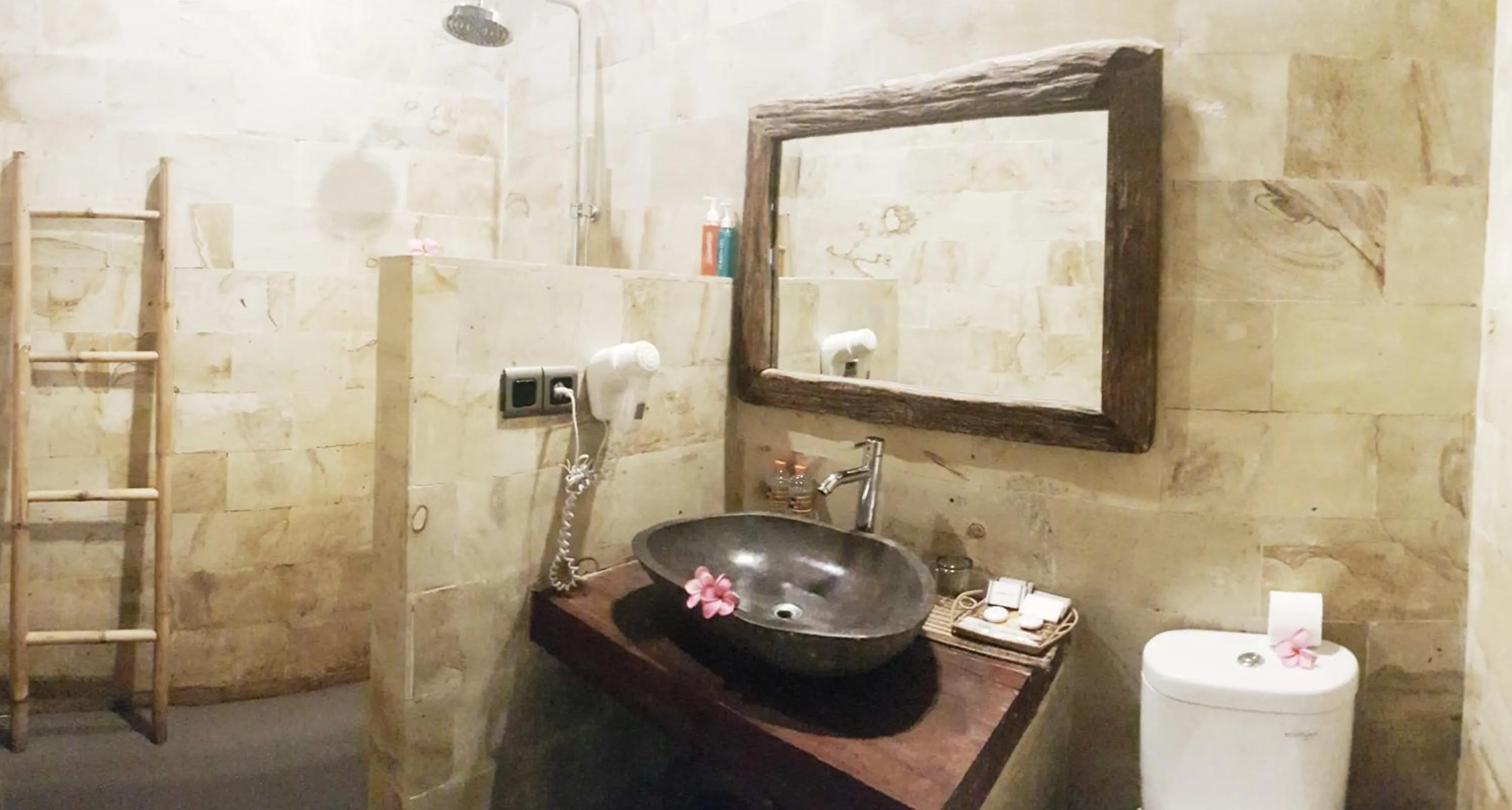 Bathroom in Samba Villas Beachfront View