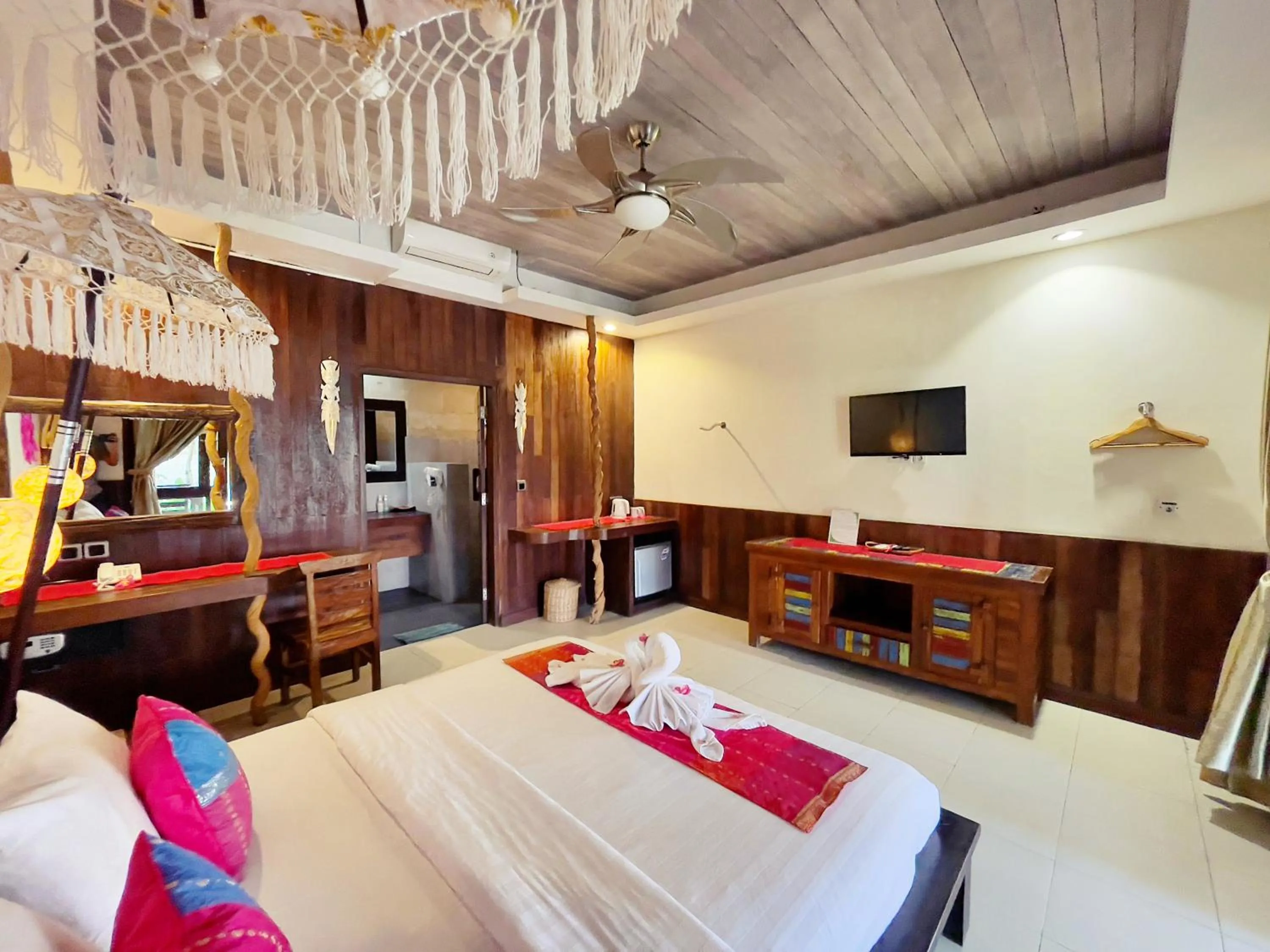 Bedroom, Bed in Samba Villas Beachfront View