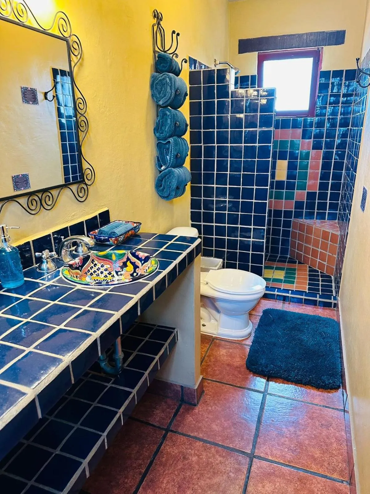 Shower in Casa de Leyendas