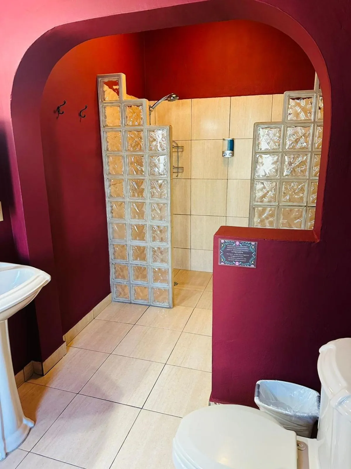 Shower in Casa de Leyendas