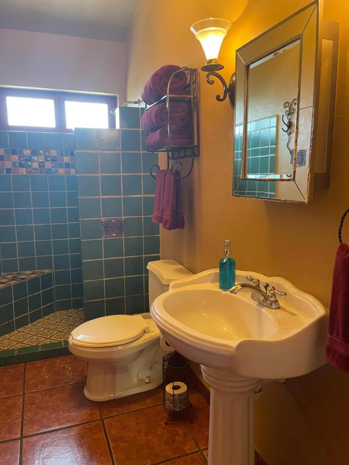 Shower in Casa de Leyendas