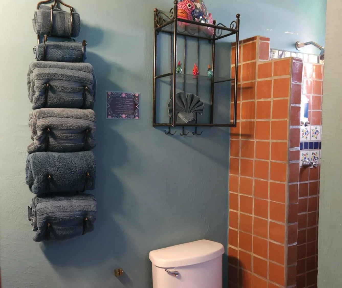 Toilet in Casa de Leyendas