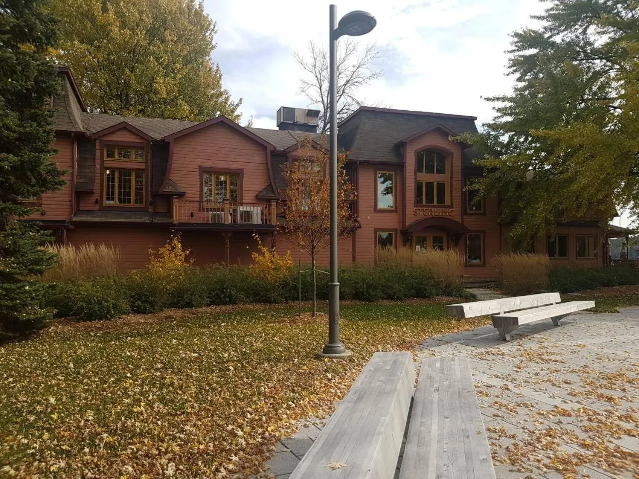 Sweet 2-Bedroom Penthouse Apartment by Amazing Property Rentals