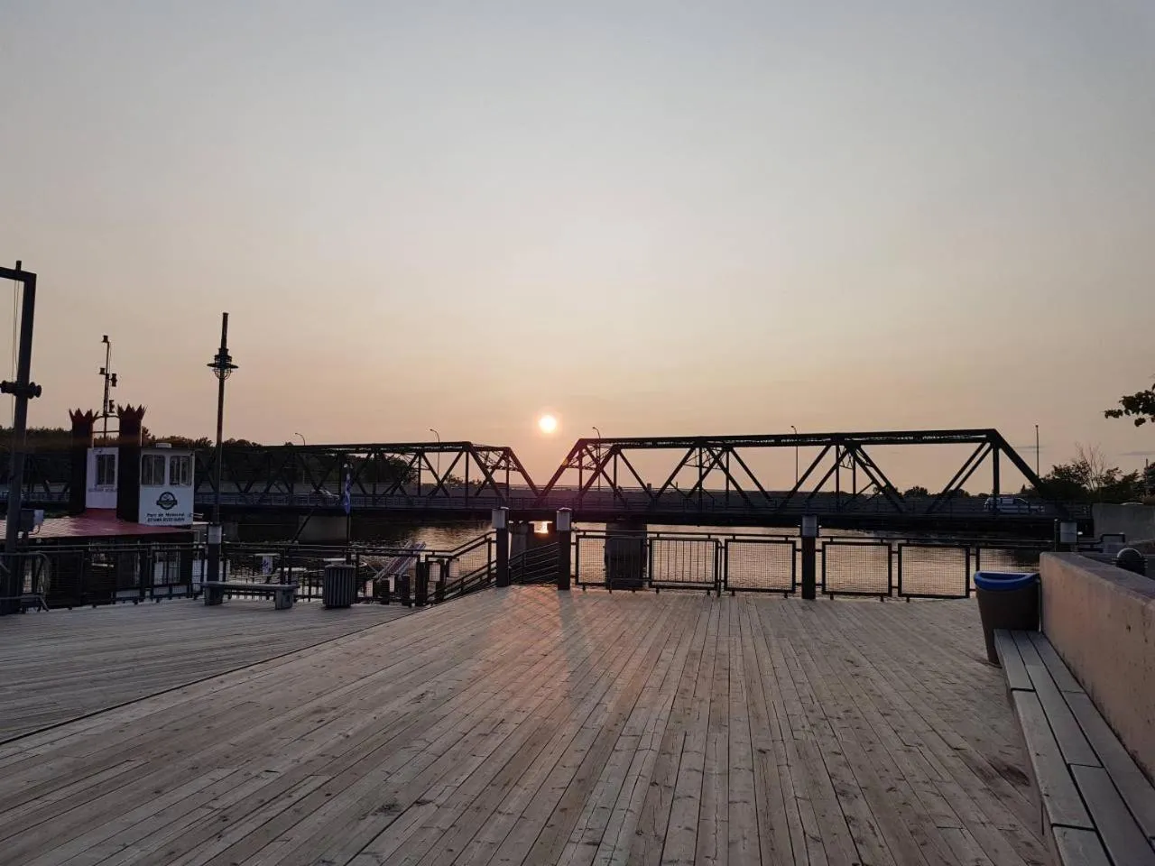 Sweet 2-Bedroom Penthouse Apartment by Amazing Property Rentals