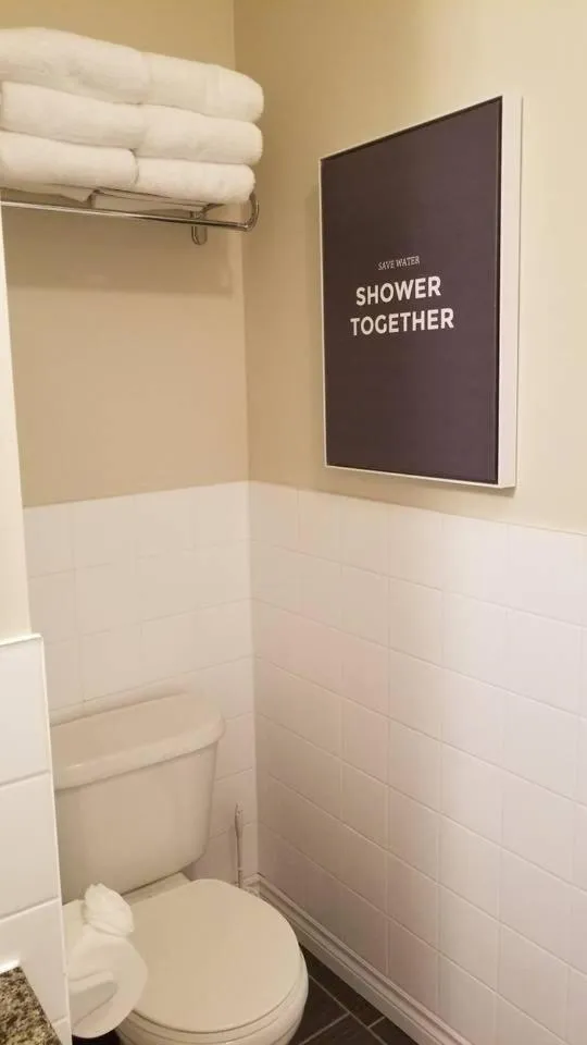 Sweet 2-Bedroom Penthouse Apartment by Amazing Property Rentals