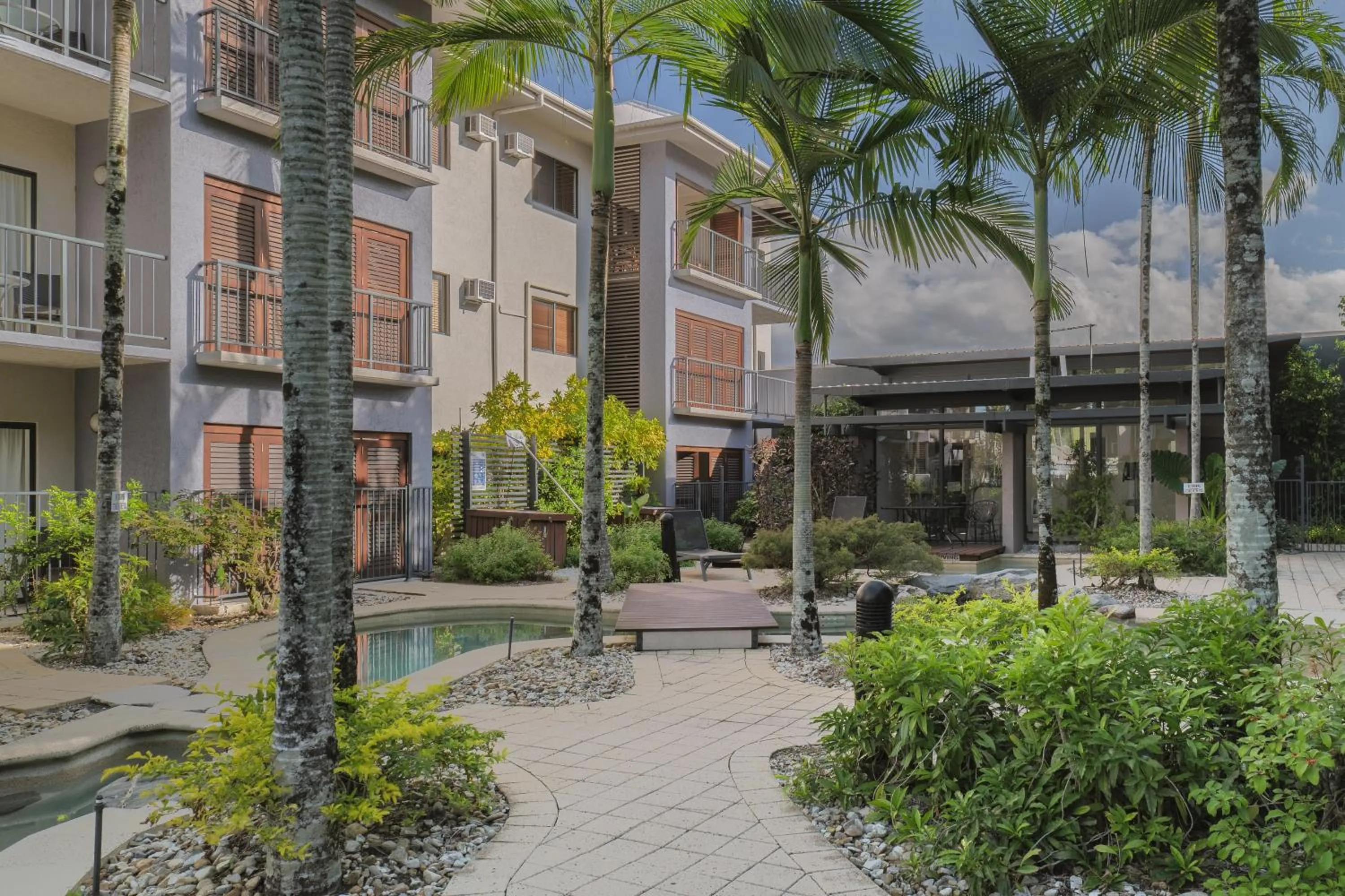Garden in Southern Cross Atrium Apartments