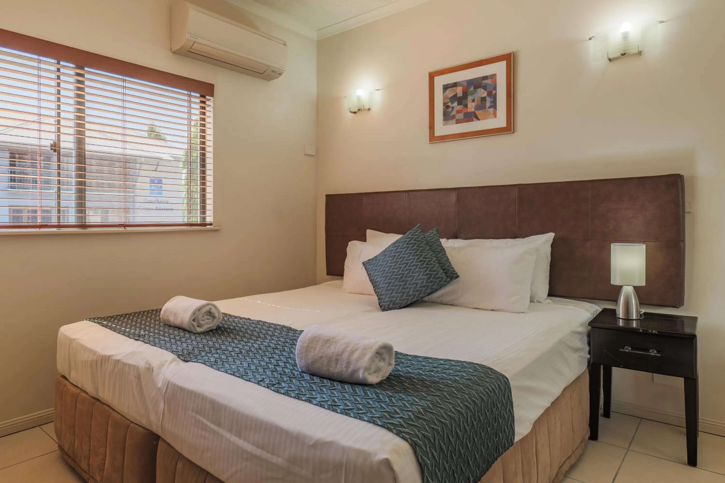 Bedroom, Bed in Southern Cross Atrium Apartments