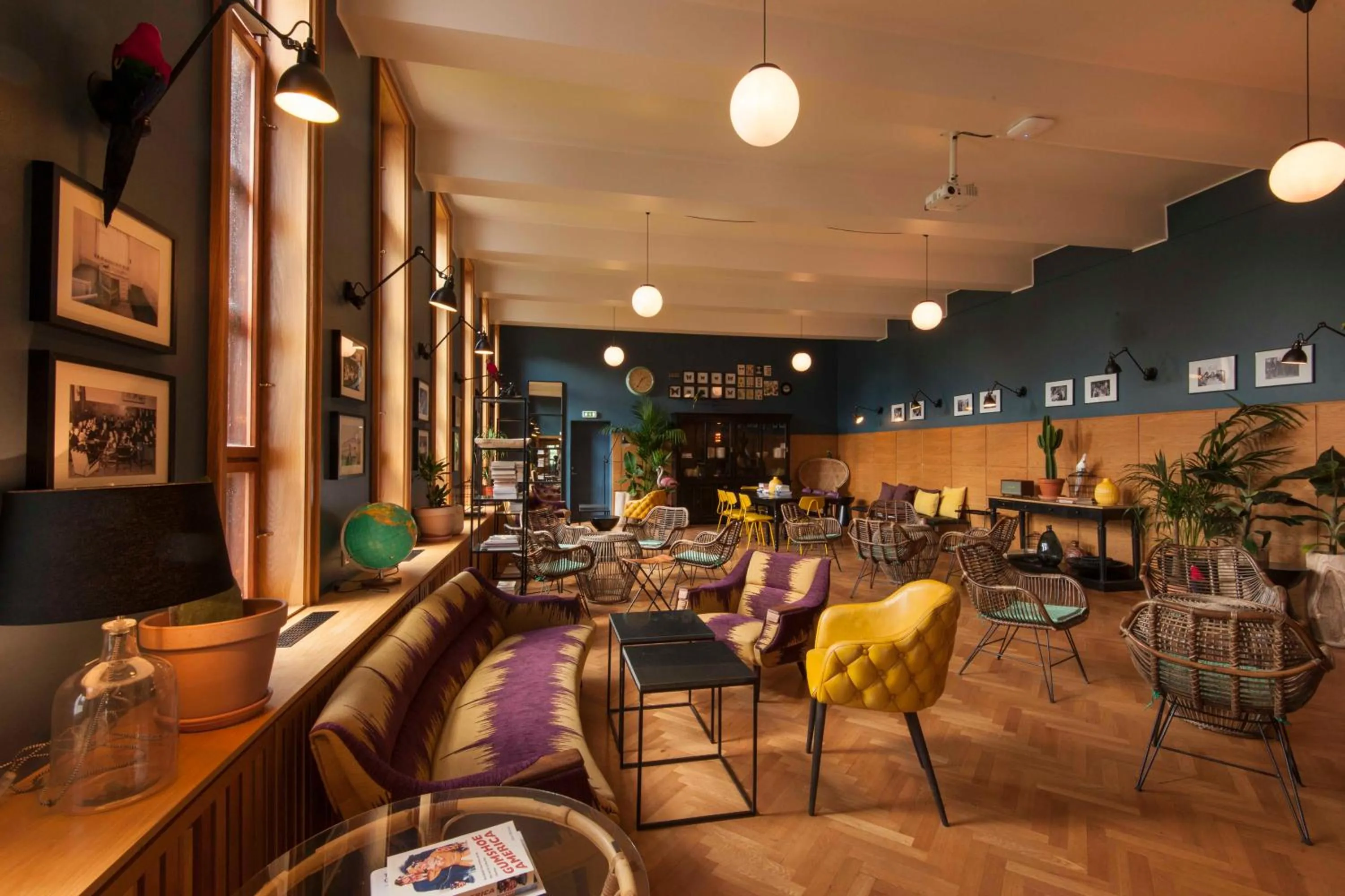 Restaurant/places to eat in Student Hostel