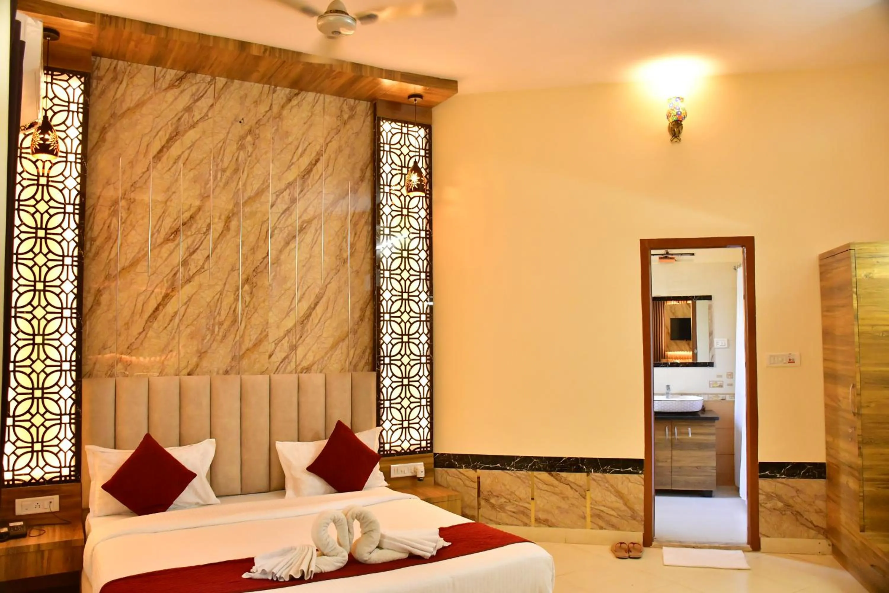 Bed in Hotel Sanctuary Resort