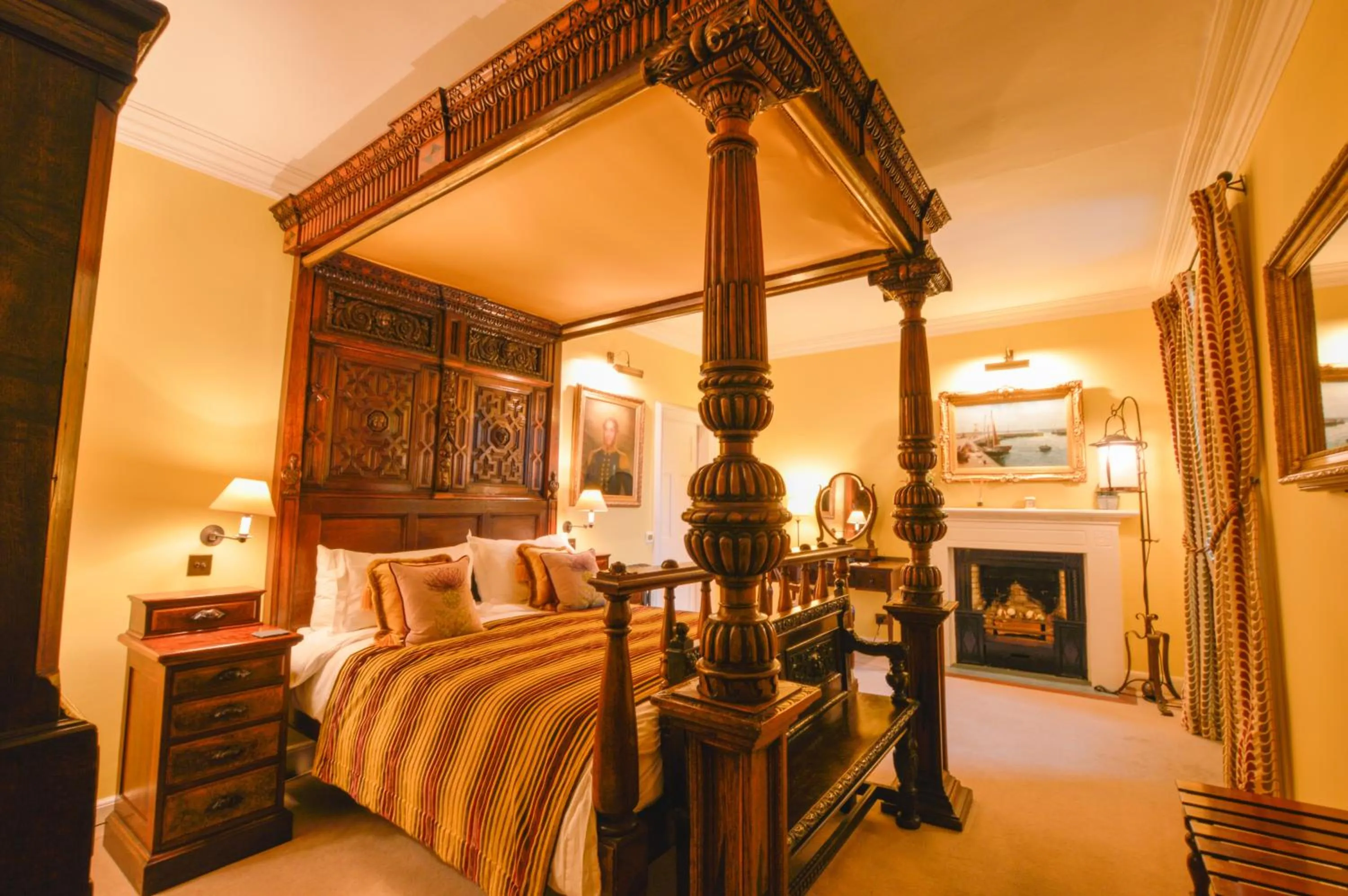 Bed in Barcaldine Castle
