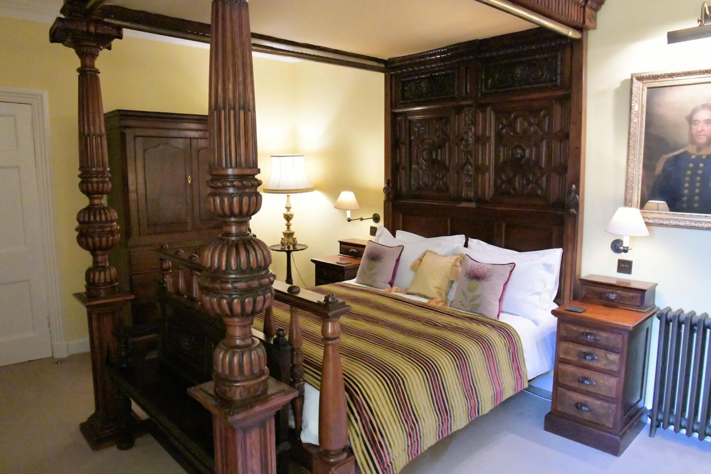 Bed in Barcaldine Castle