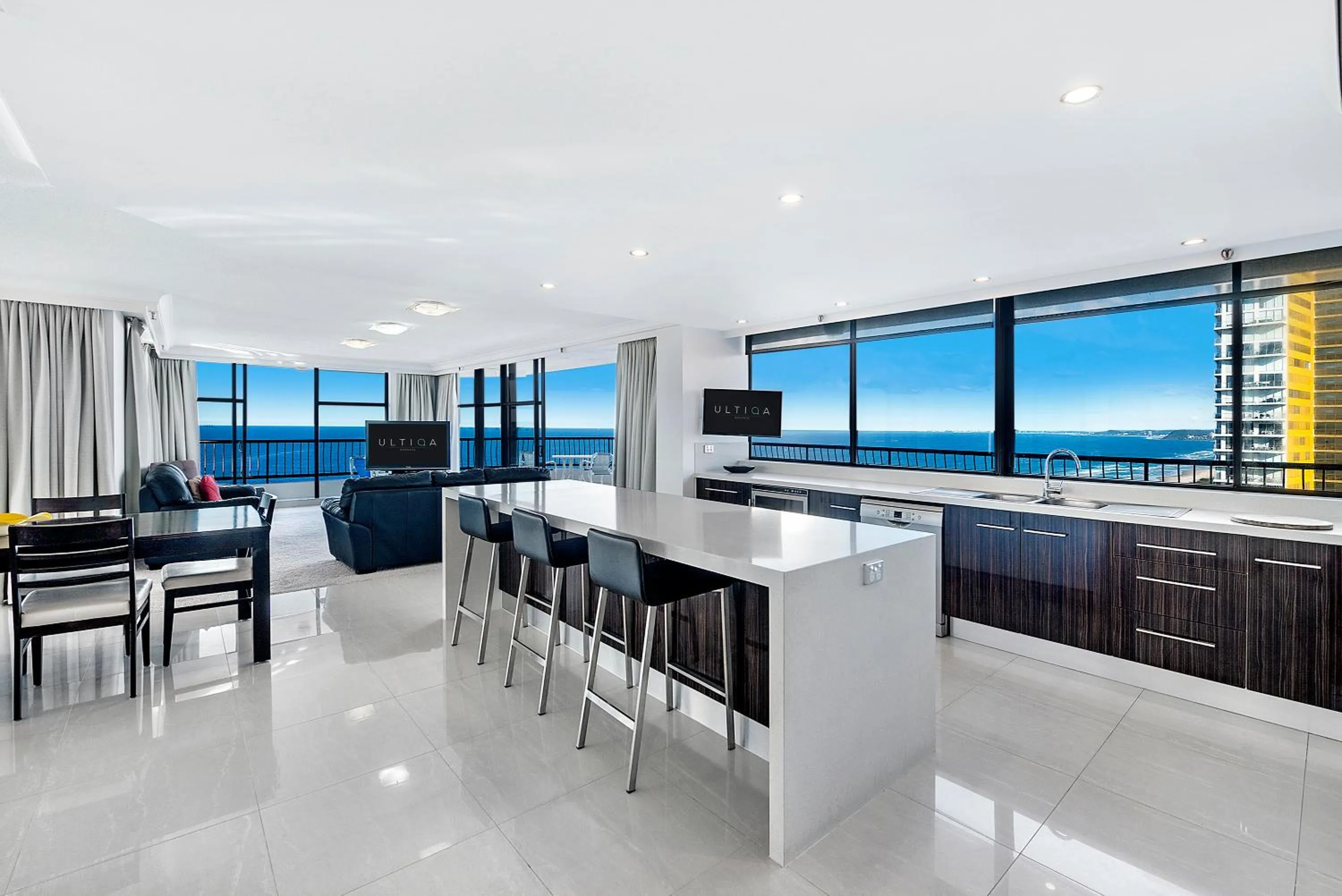 Kitchen or kitchenette in ULTIQA Beach Haven on Broadbeach