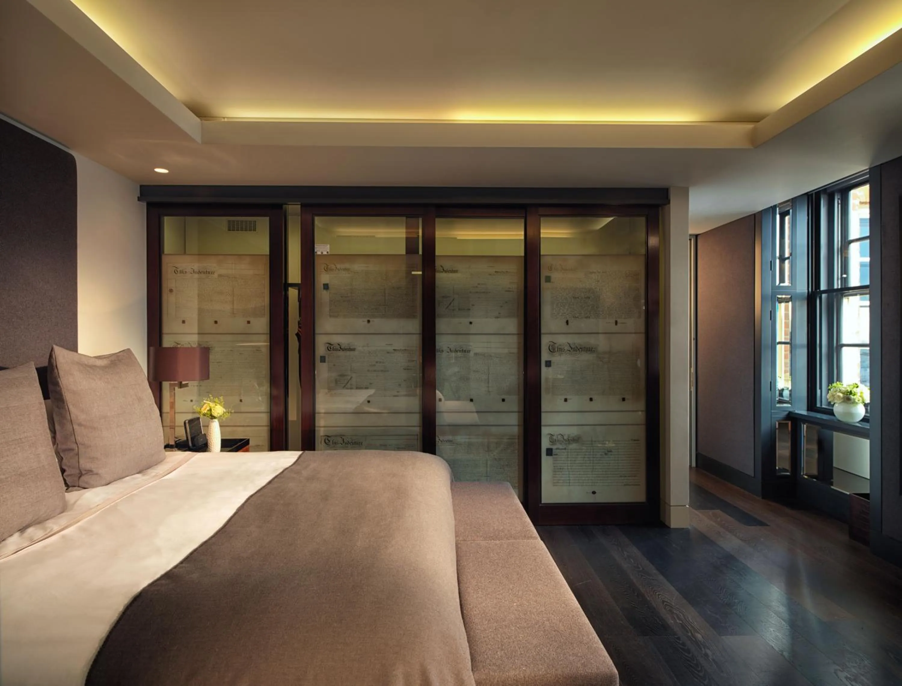 Bedroom, Bed in Grosvenor House Suites