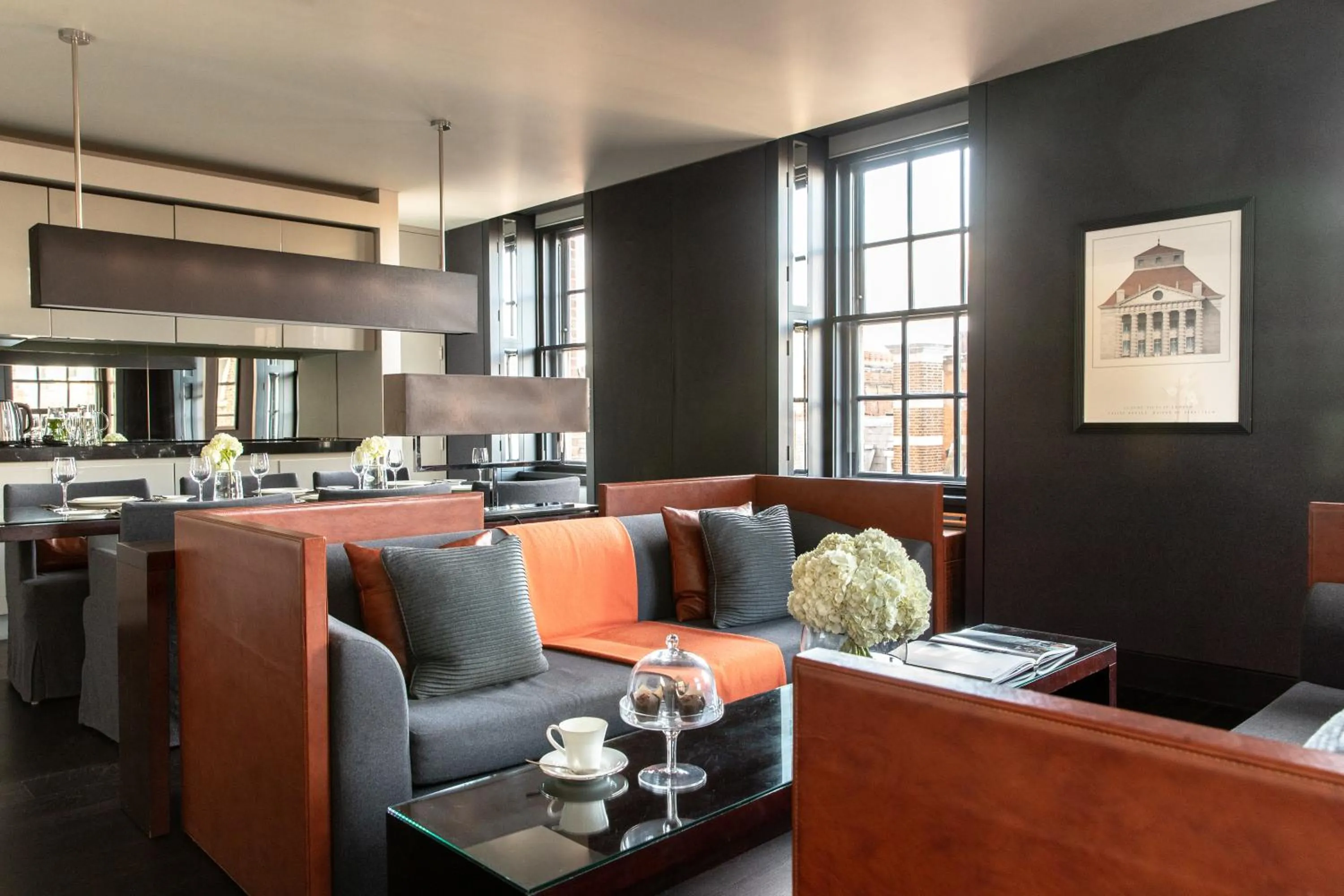 Kitchen or kitchenette in Grosvenor House Suites