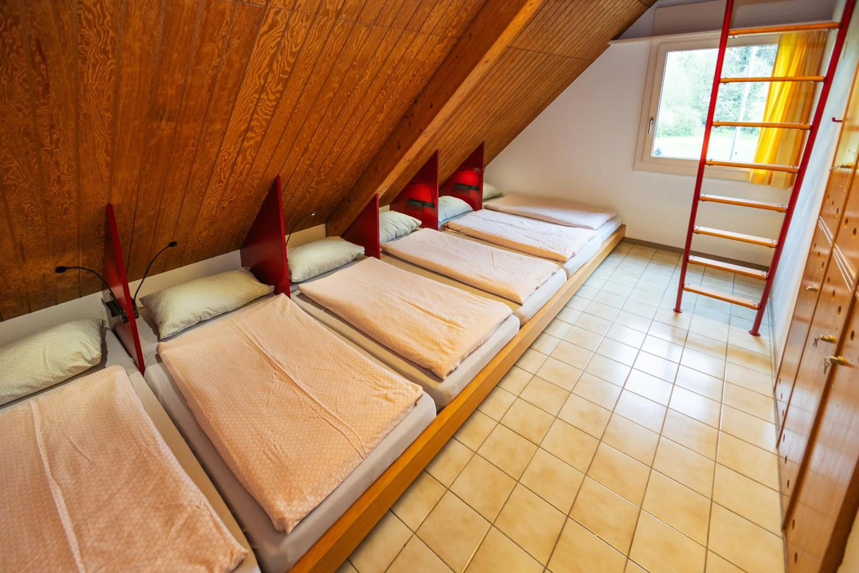 Bedroom, Bed in Delémont Youth Hostel