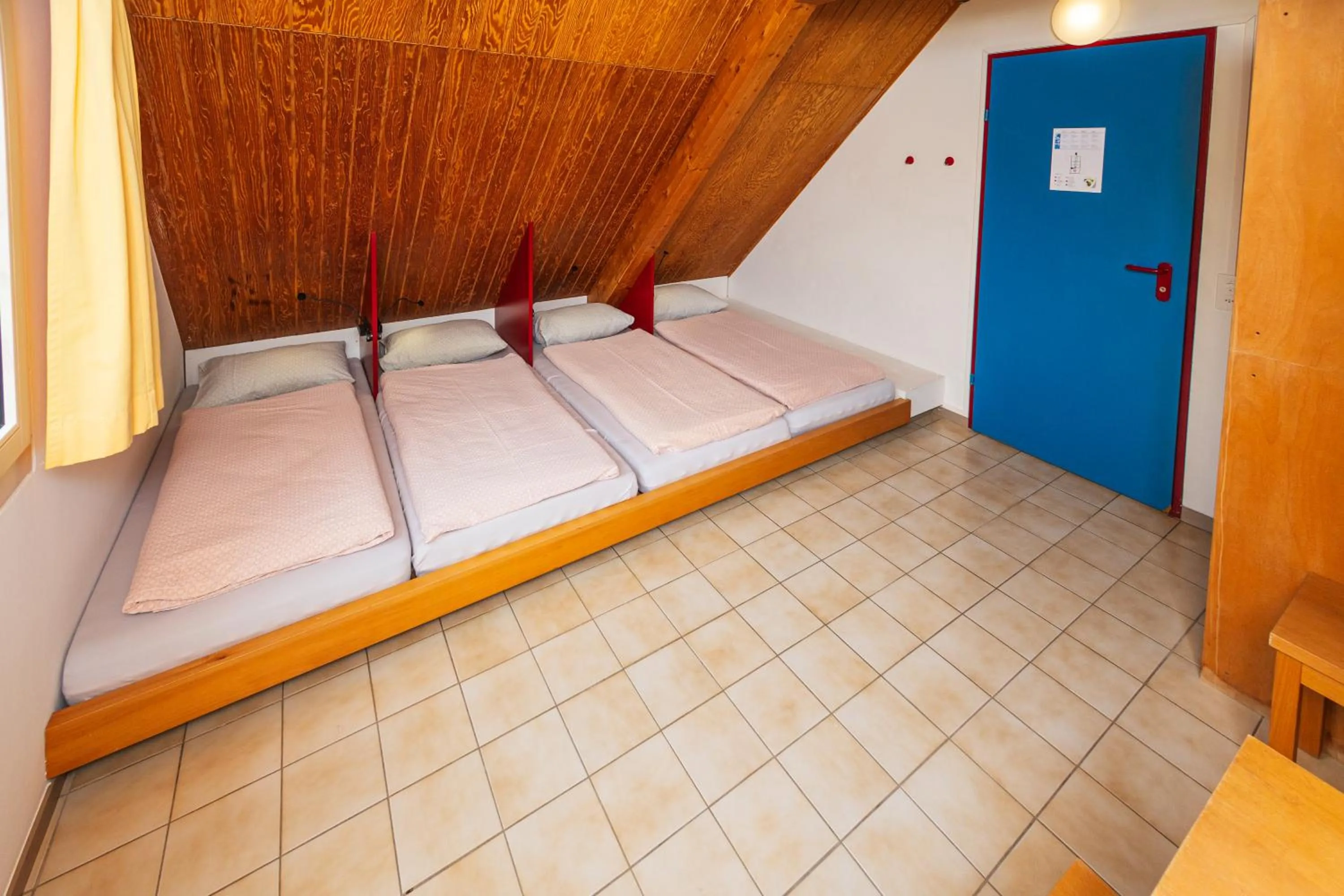 Bedroom, Bed in Delémont Youth Hostel