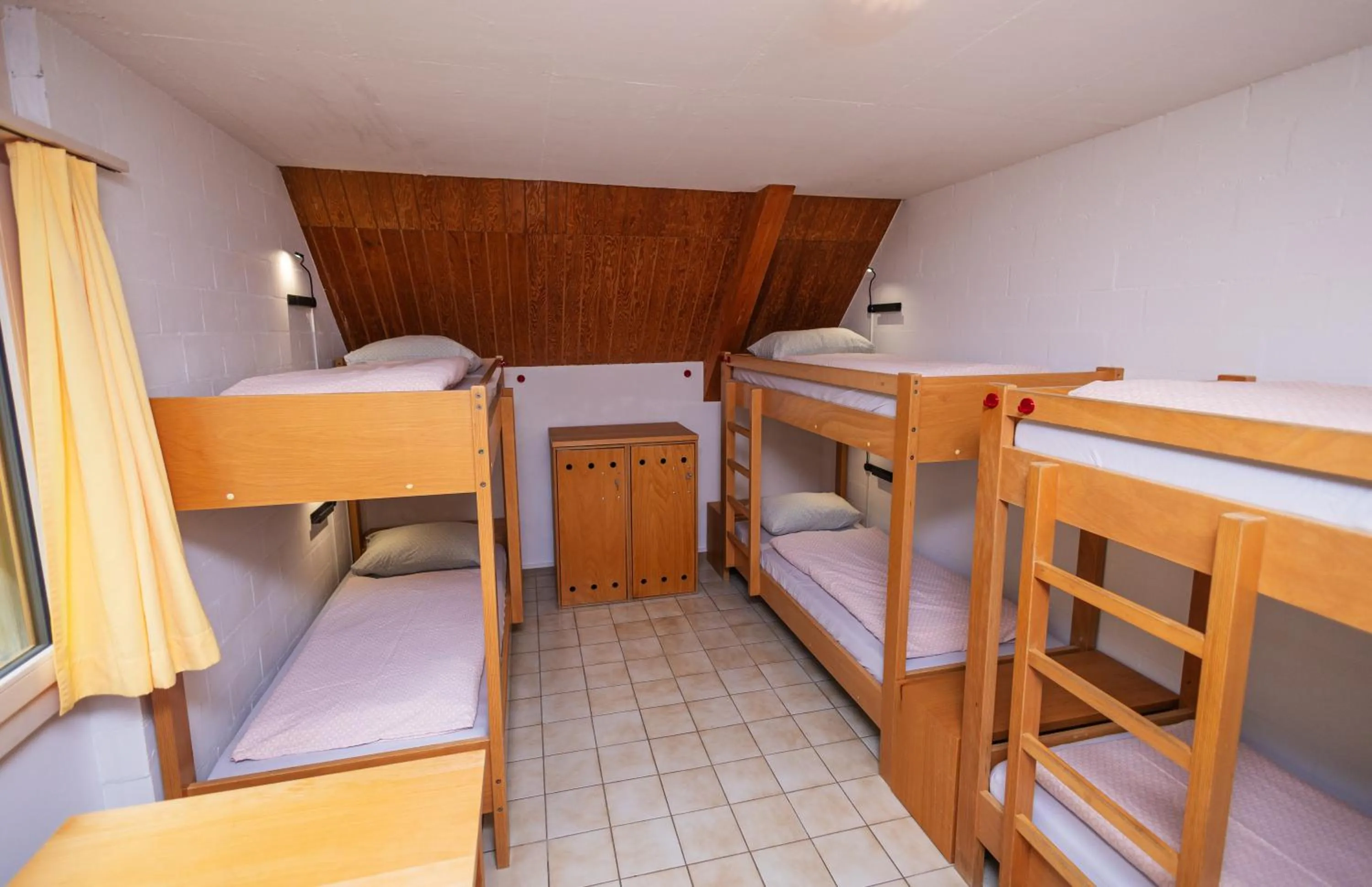 Bedroom, Bed in Delémont Youth Hostel